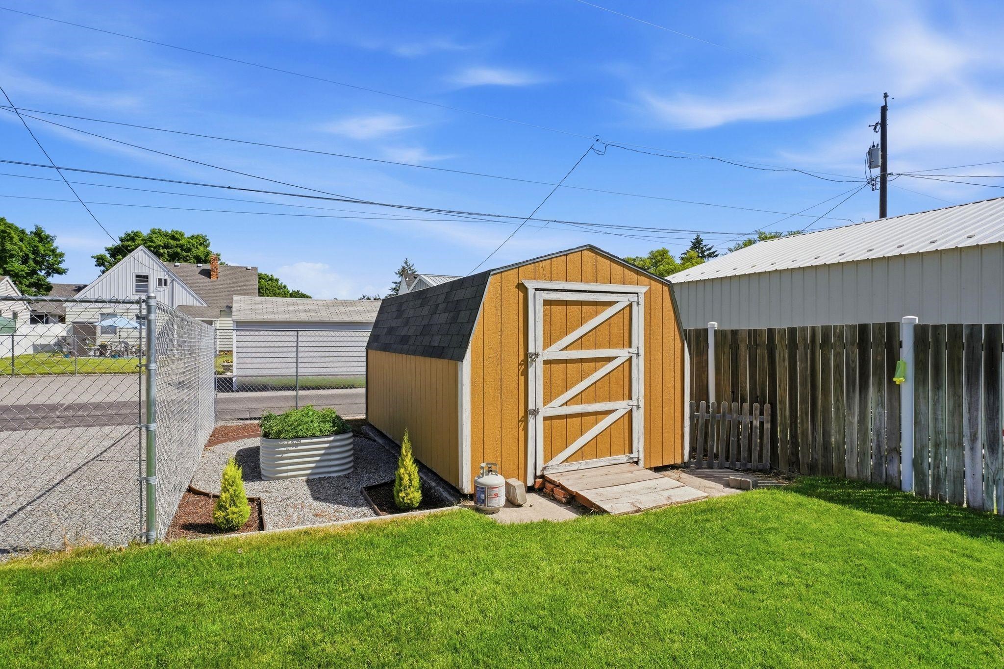2704 W Queen Ave - Photo 32
