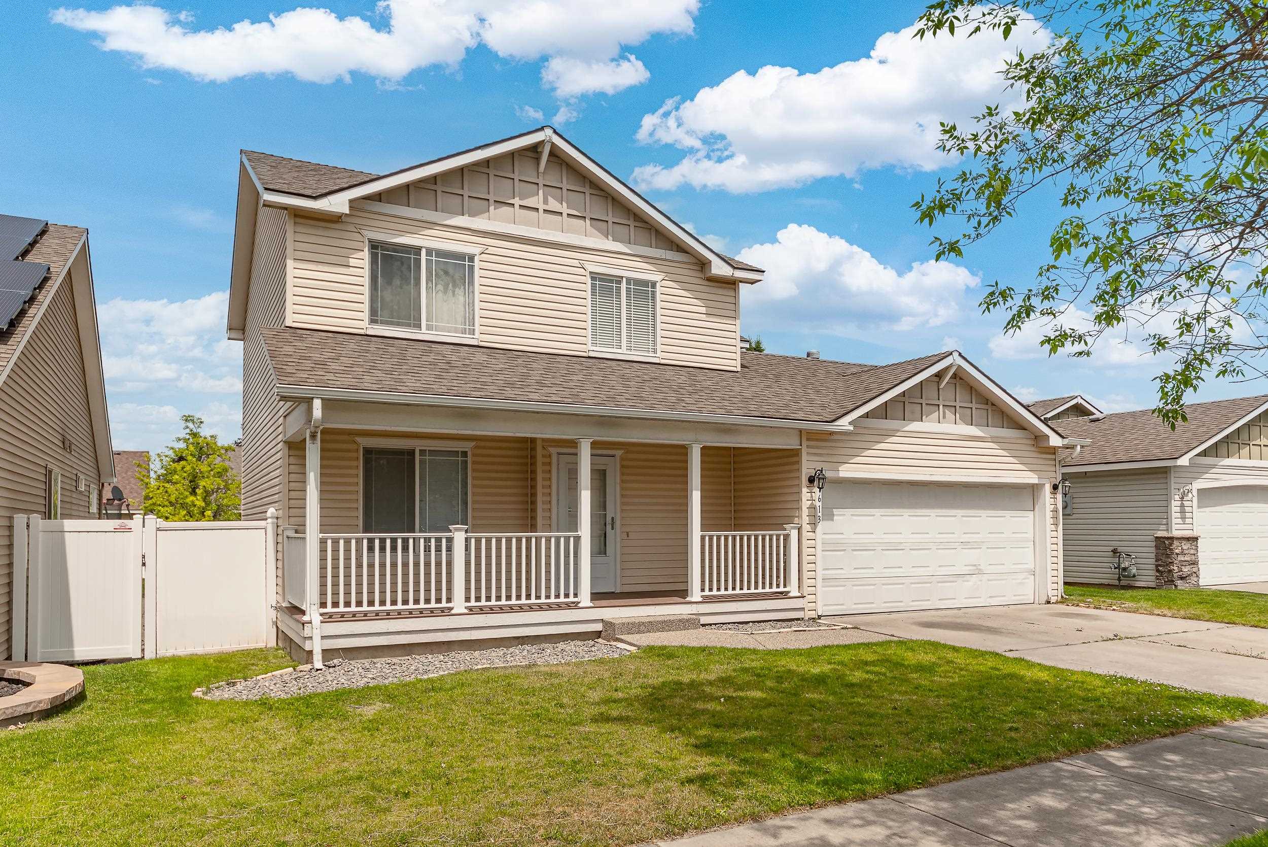 1613 E Beacon Ln - Photo 1