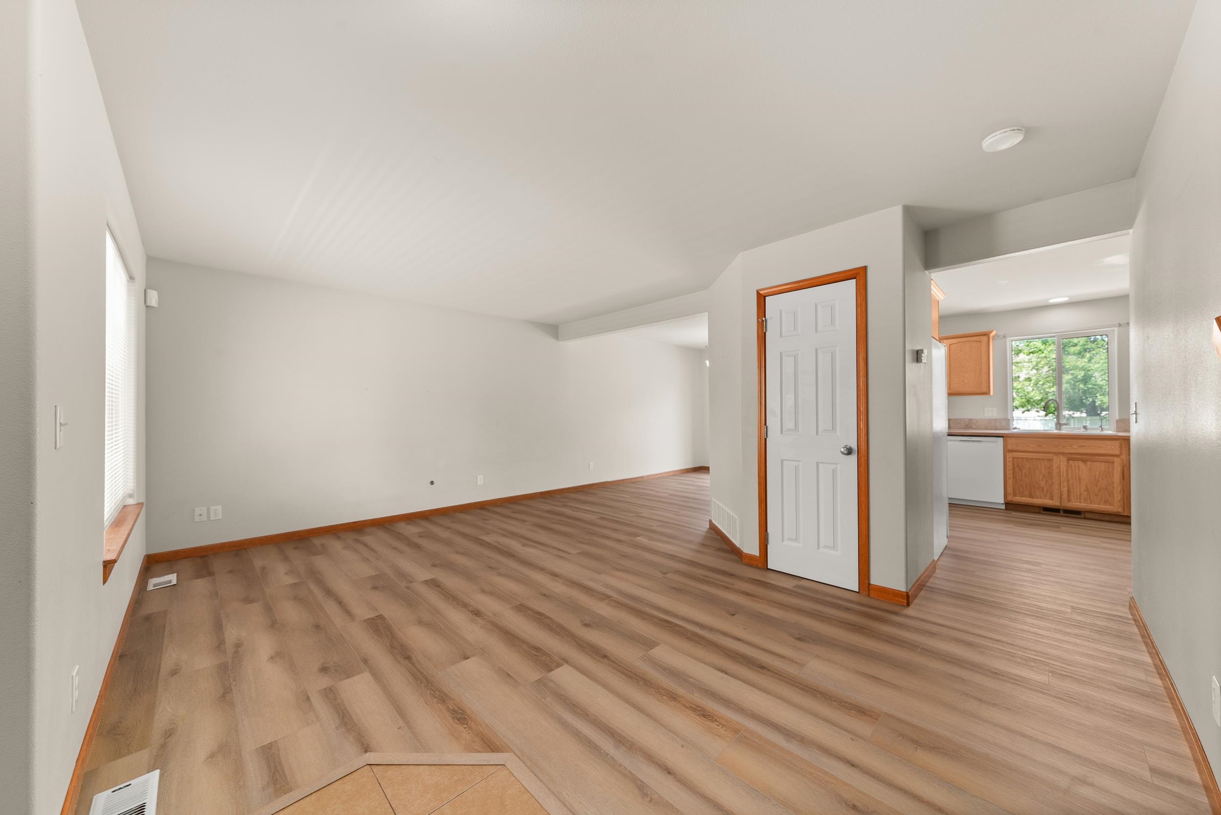1613 E Beacon Ln - Photo 6