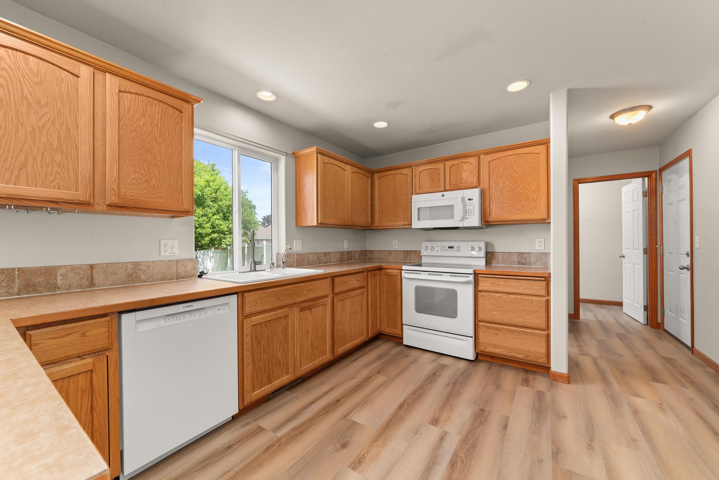 1613 E Beacon Ln - Photo 12