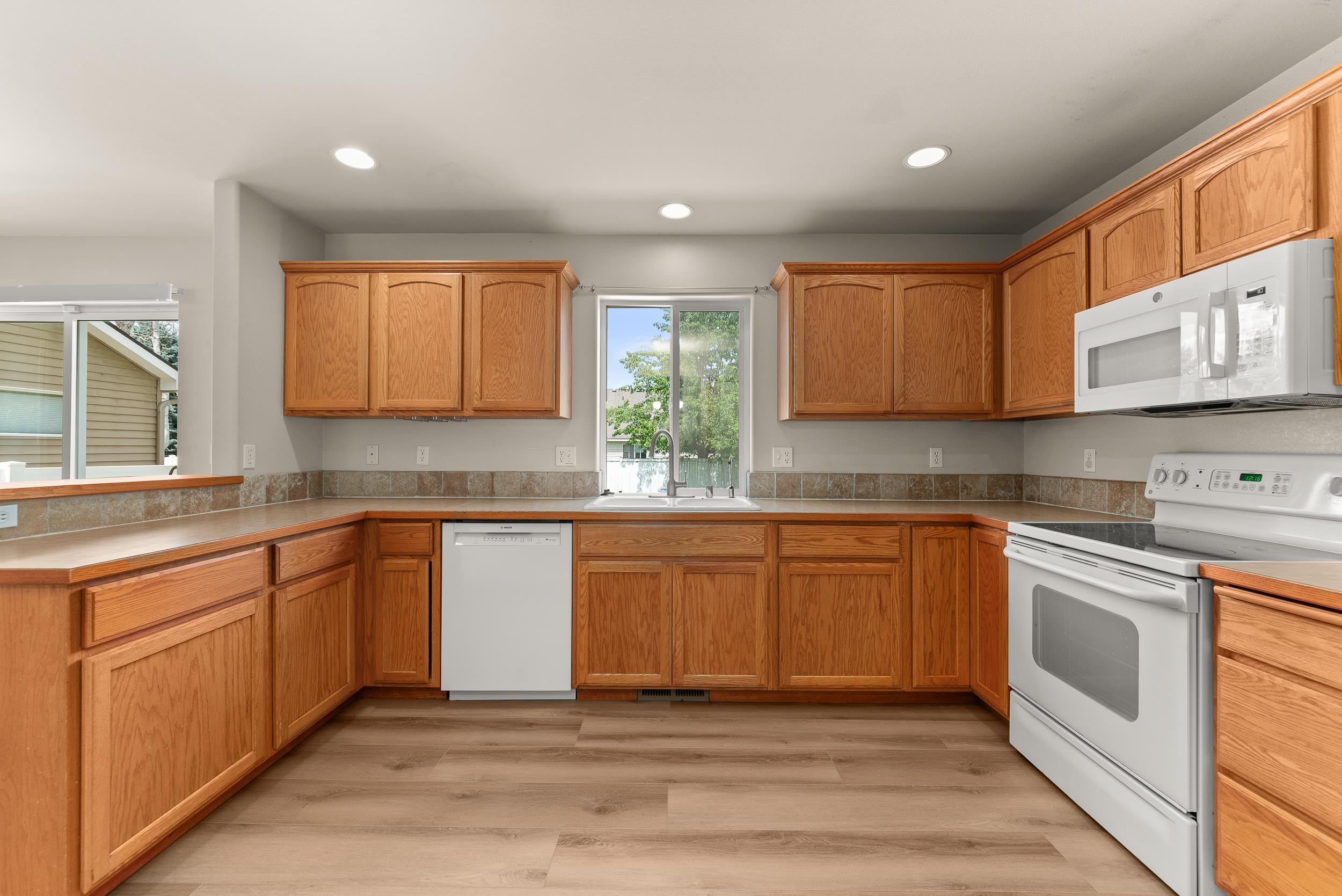 1613 E Beacon Ln - Photo 17