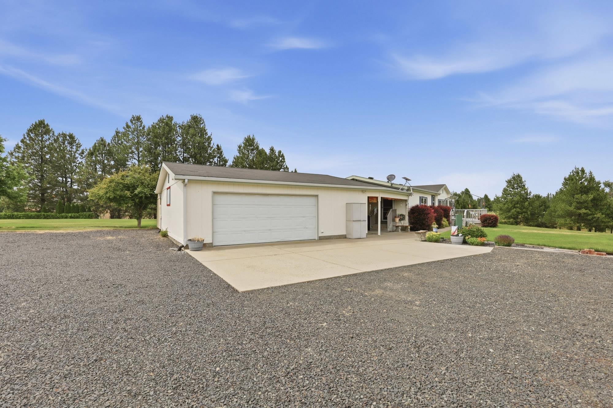 1702 W Denison-Chattaroy Rd - Photo 4