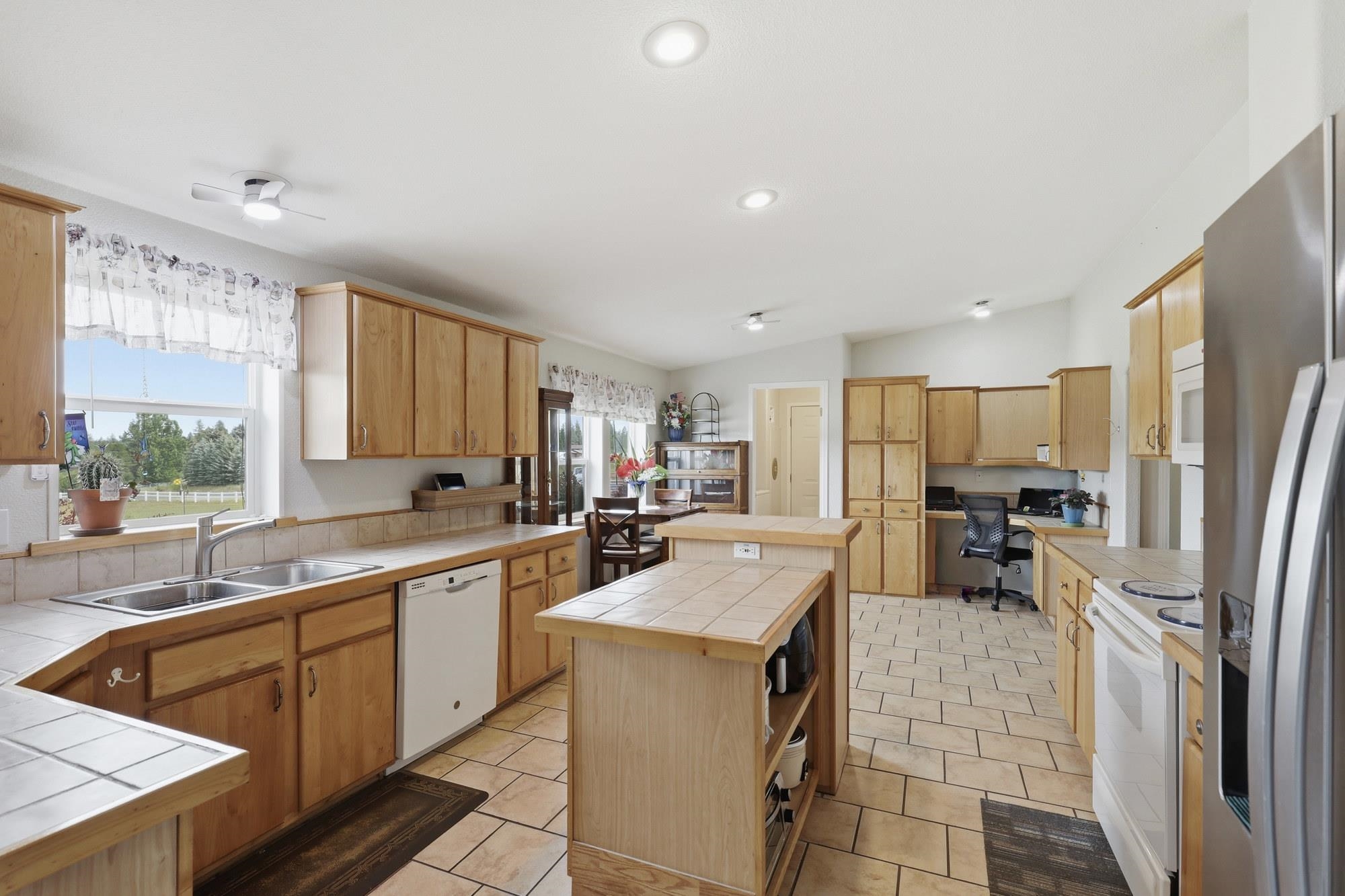 1702 W Denison-Chattaroy Rd - Photo 10