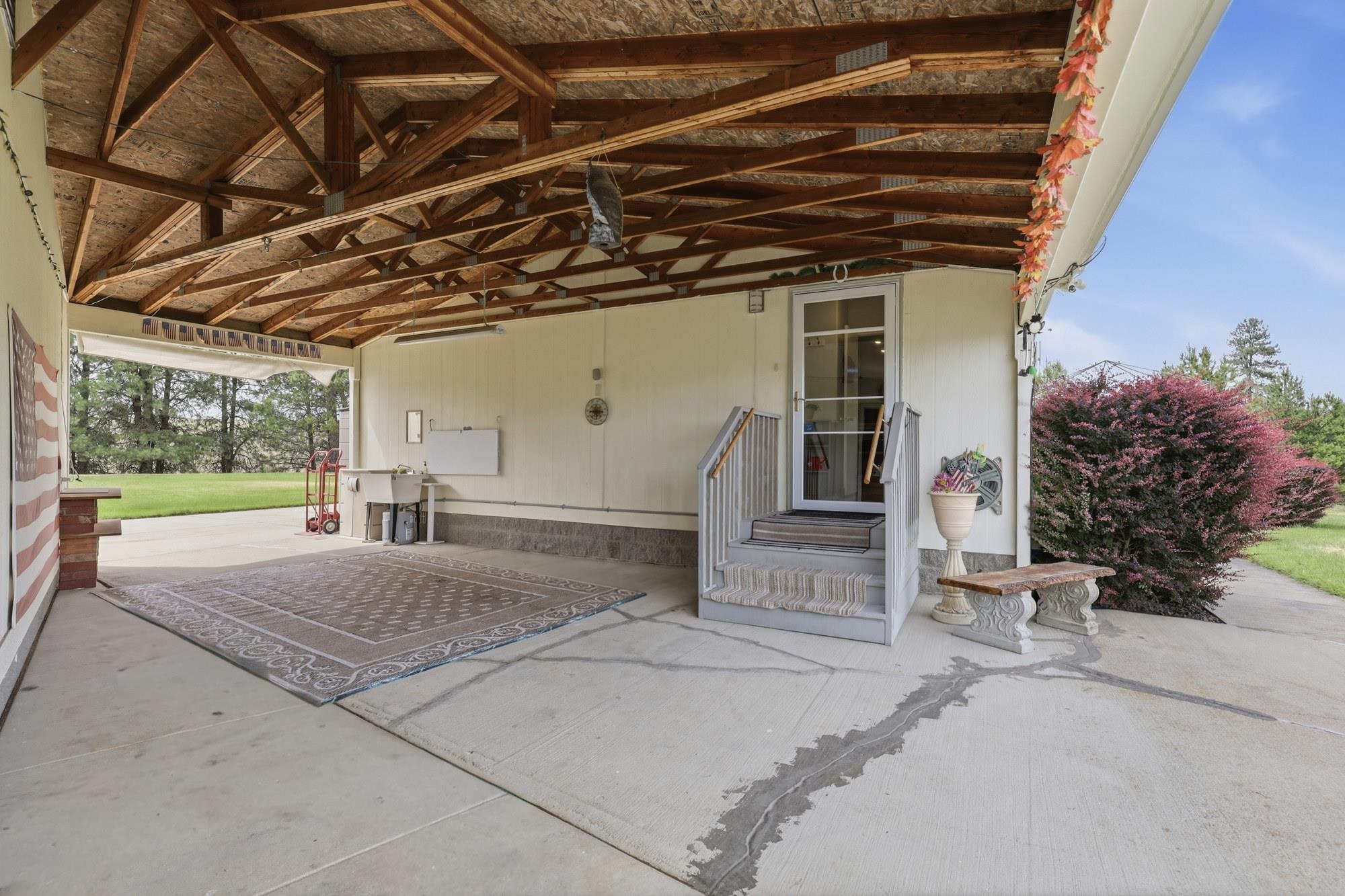 1702 W Denison-Chattaroy Rd - Photo 22