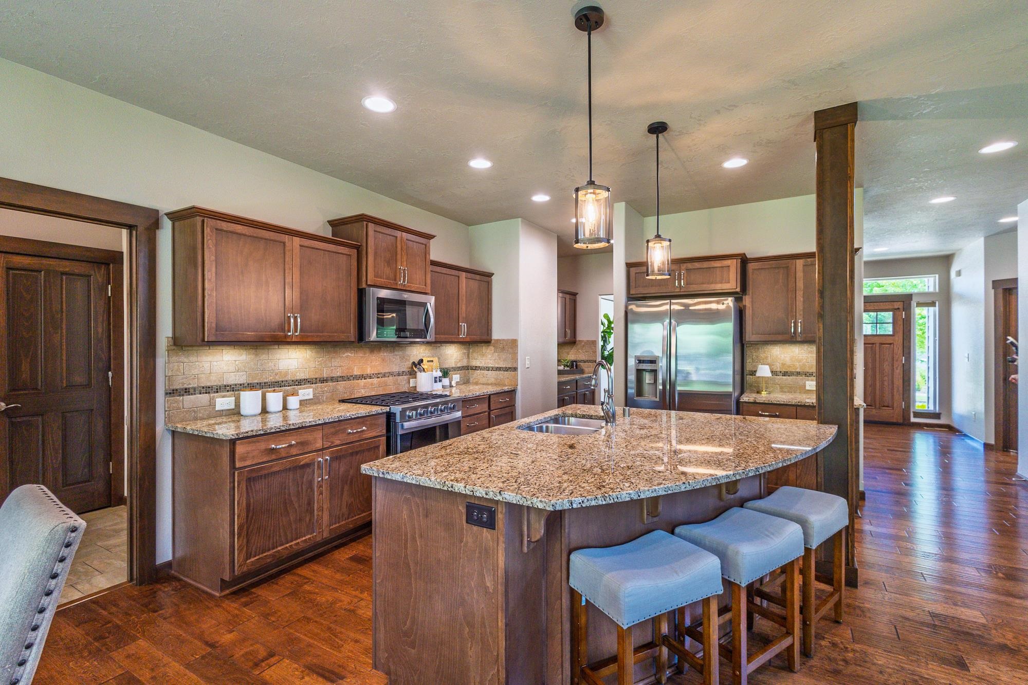 2120 S Selkirk Dr - Photo 4