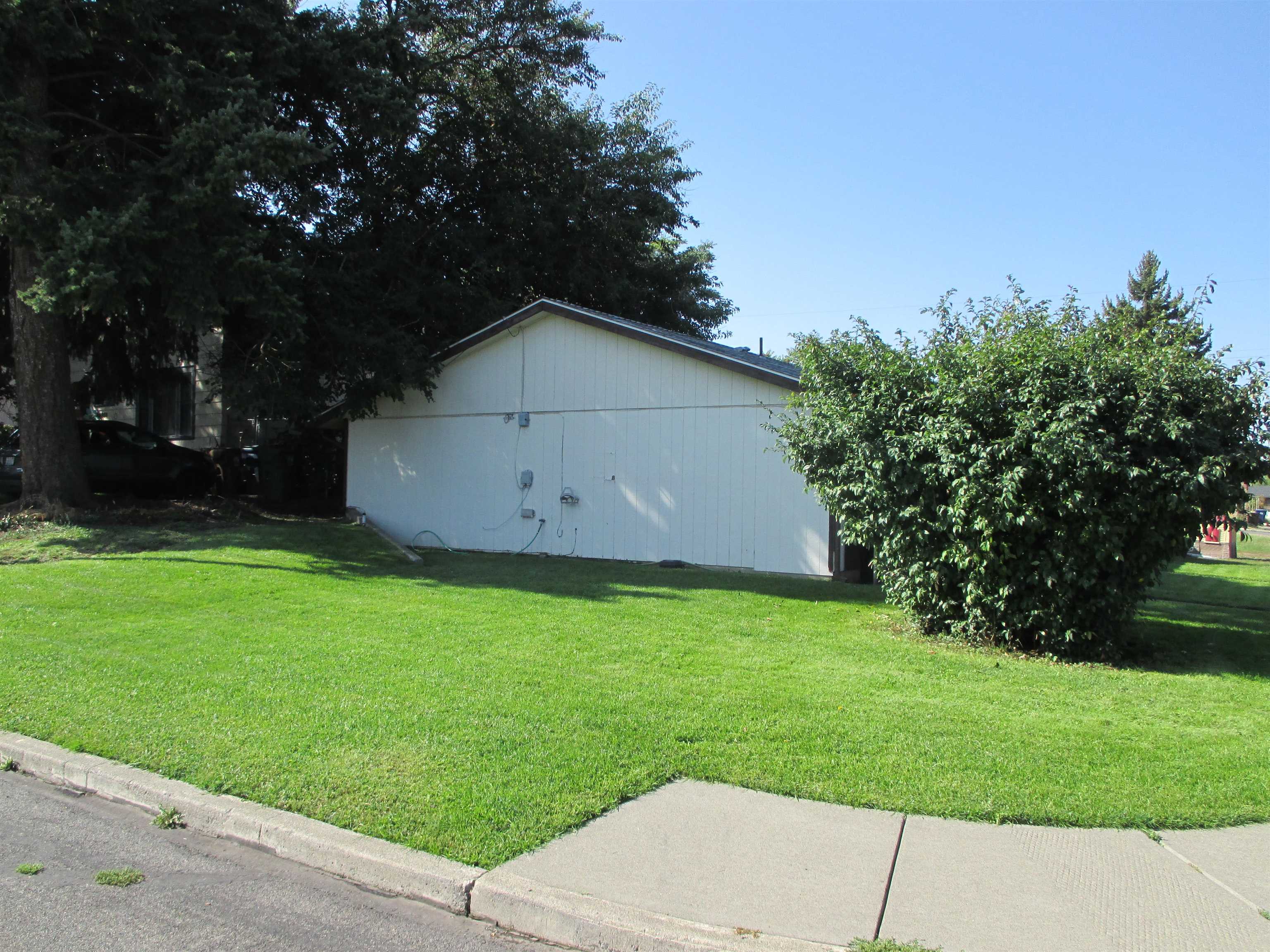 1902 E Everett Ave - Photo 4