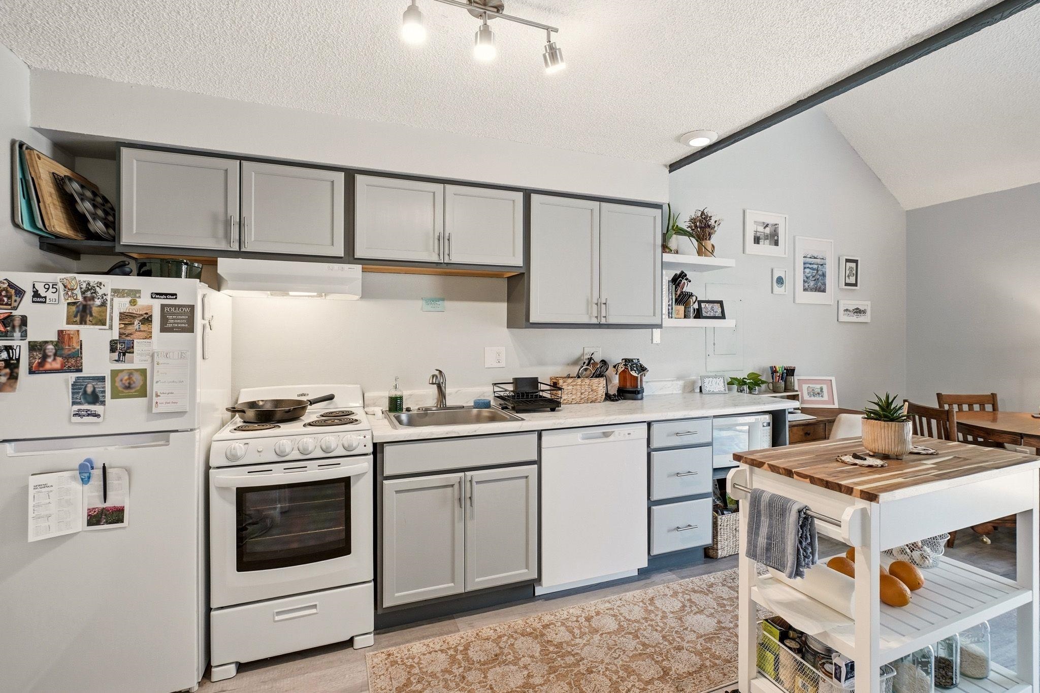 1824 & 1830 W Maxwell Ave - Photo 5
