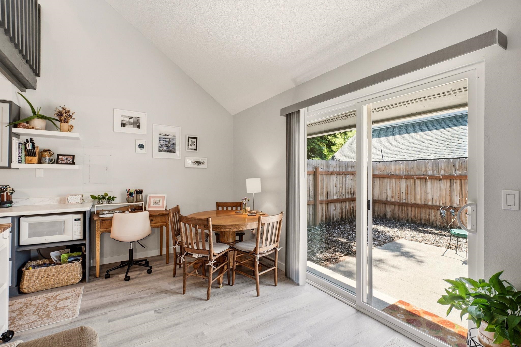 1824 W Maxwell Ave - Photo 6