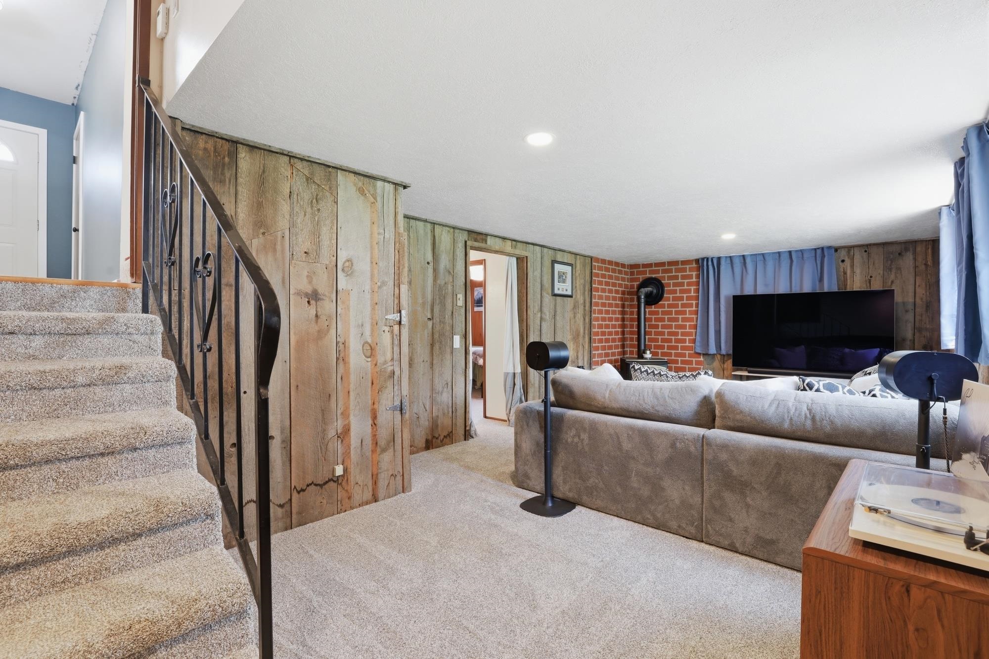 413 N 3rd St - Photo 26
