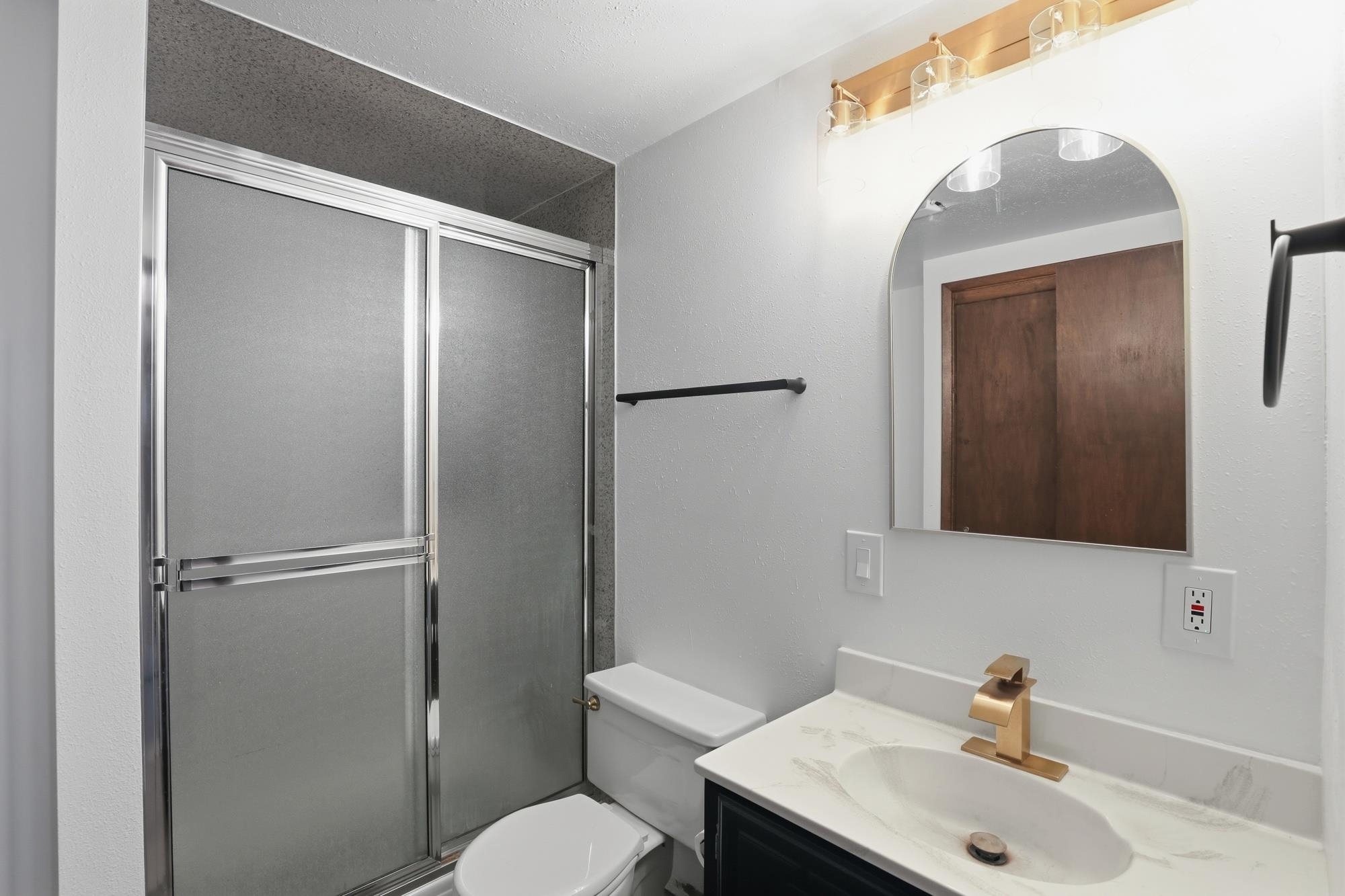 413 N 3rd St - Photo 33