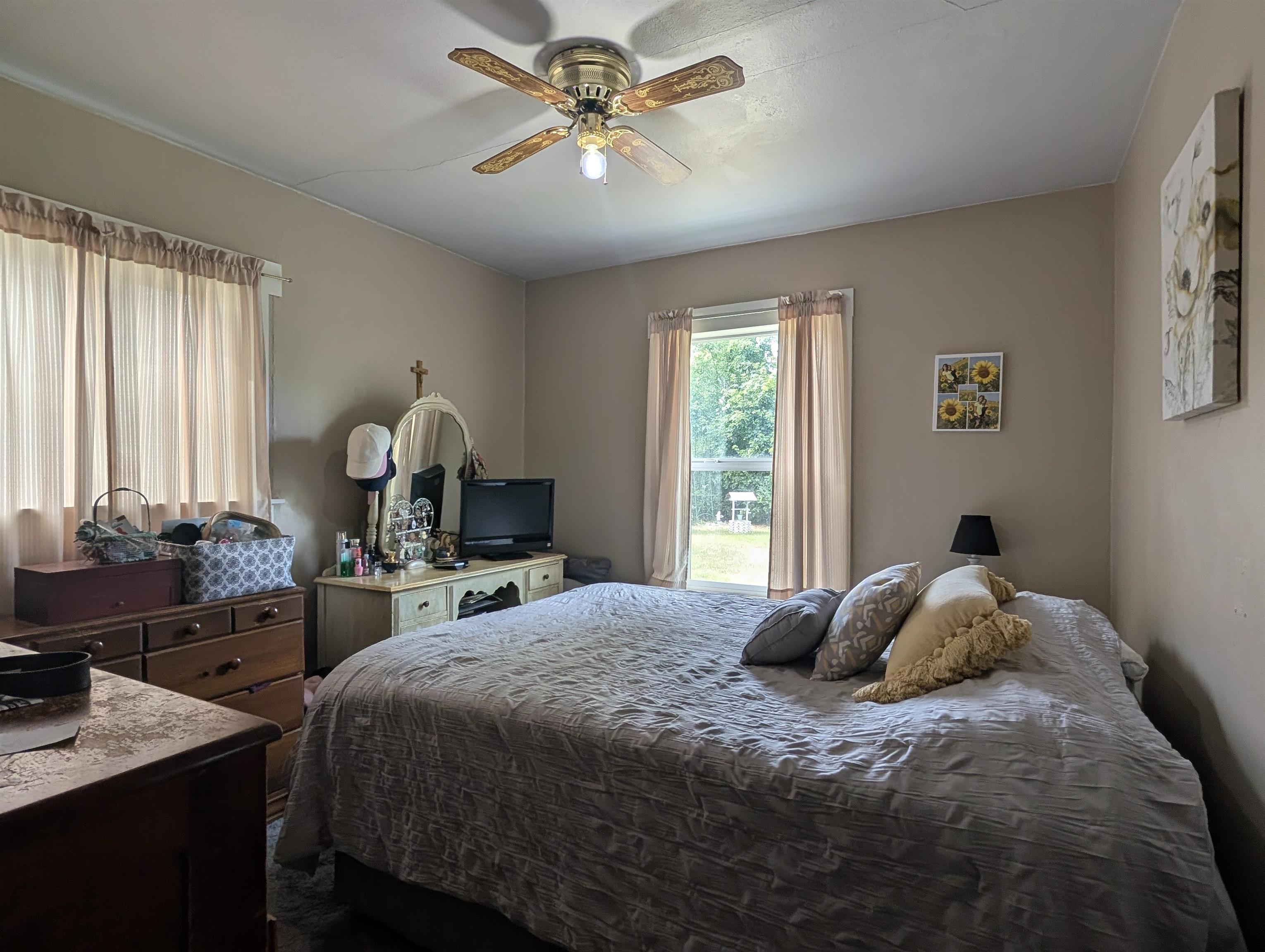4511 N Maple St - Photo 8