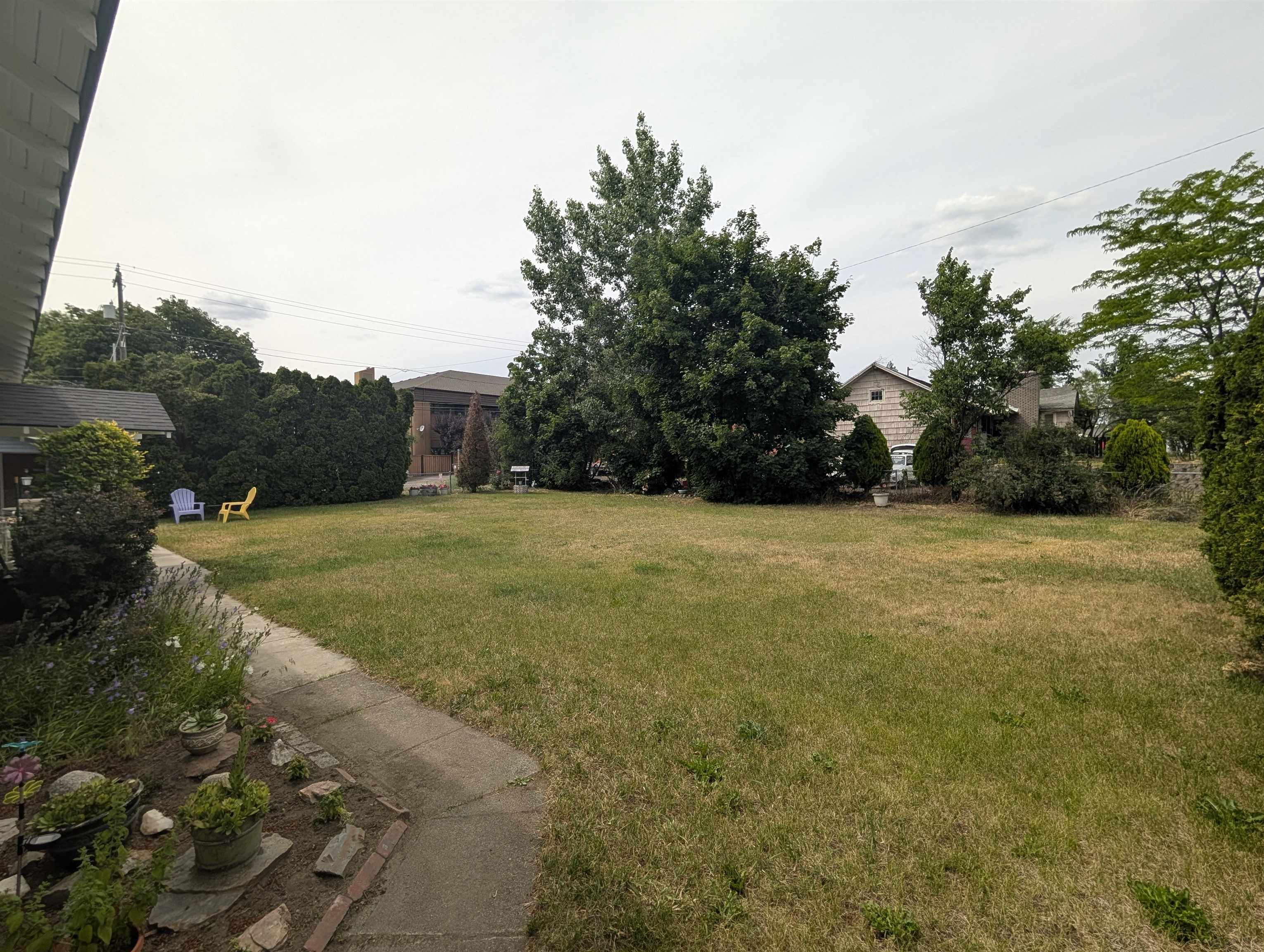4511 N Maple St - Photo 17