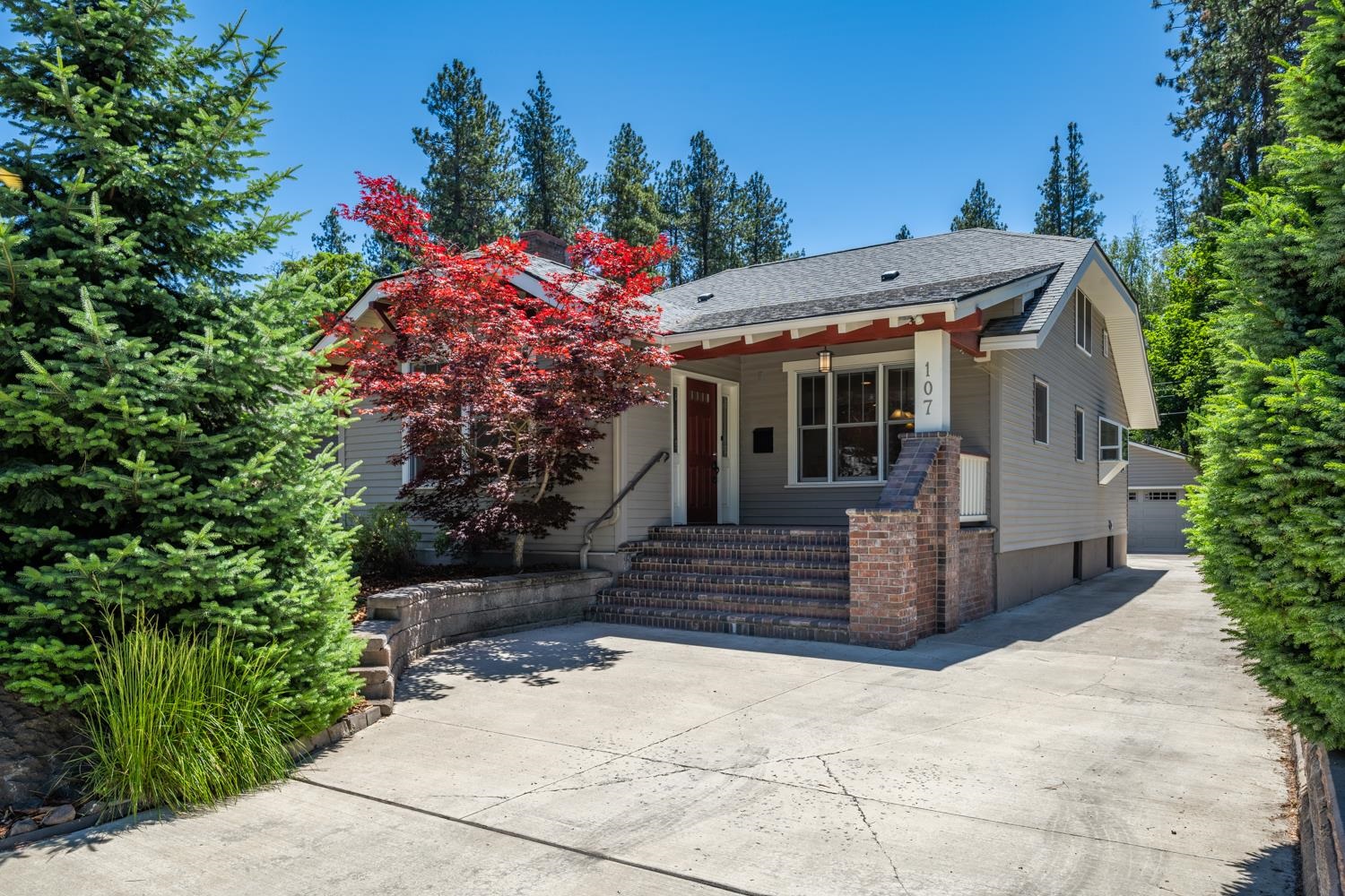 107 W 18TH Ave - Photo 3