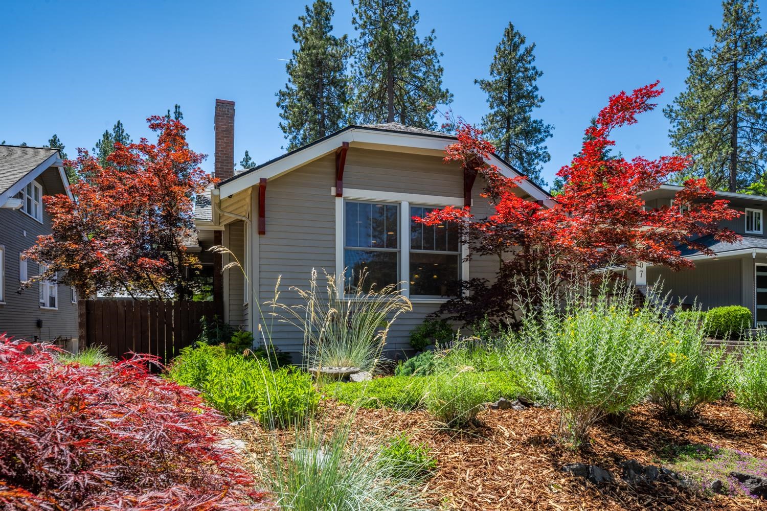 107 W 18TH Ave - Photo 2