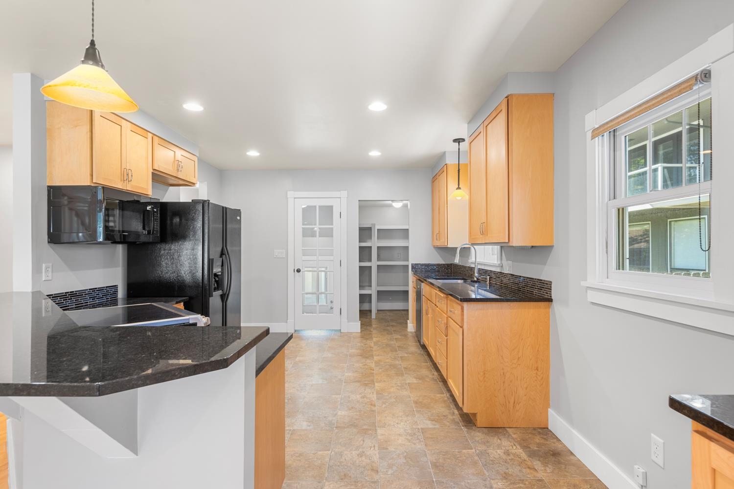 107 W 18TH Ave - Photo 15