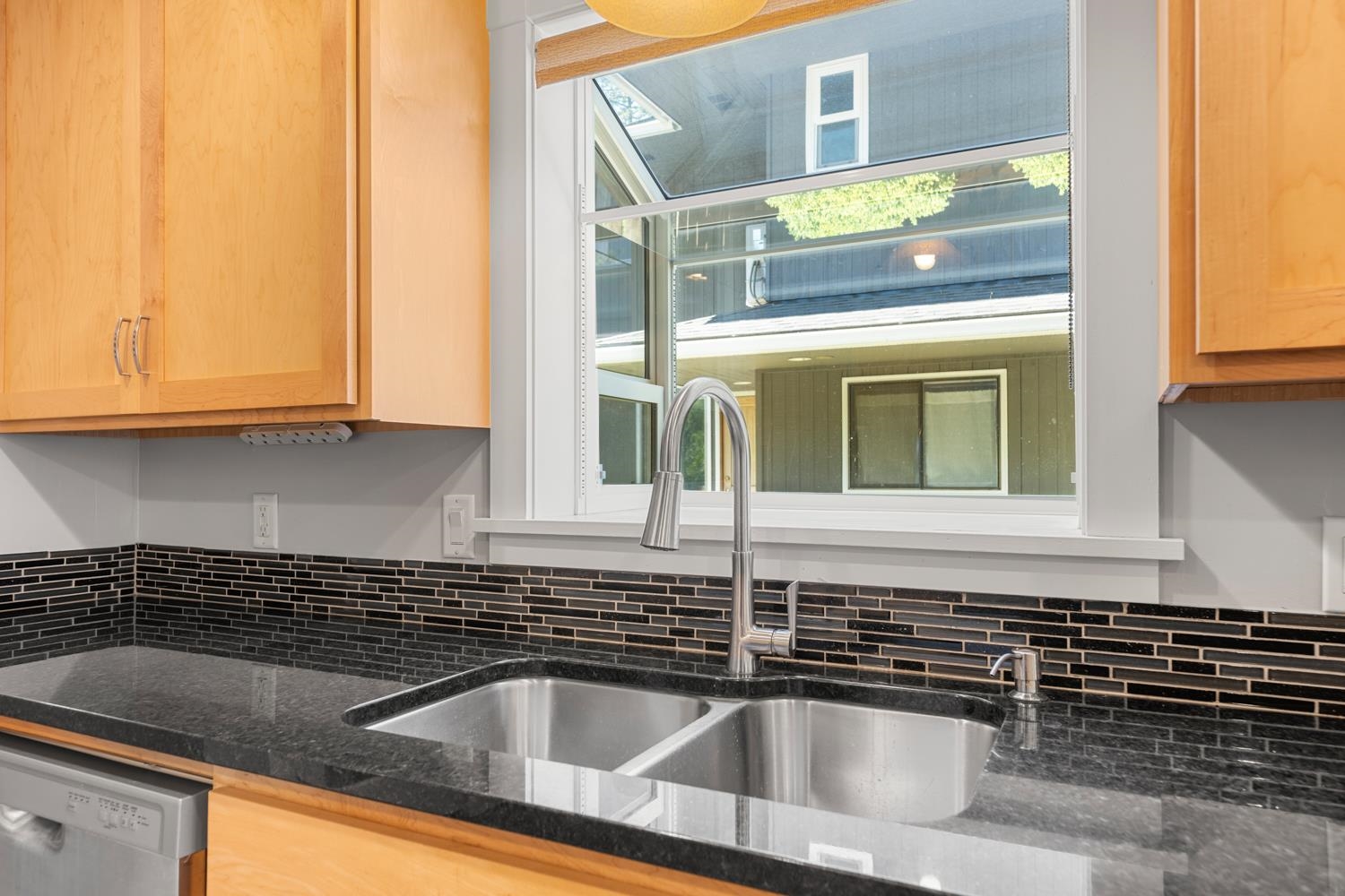 107 W 18TH Ave - Photo 21
