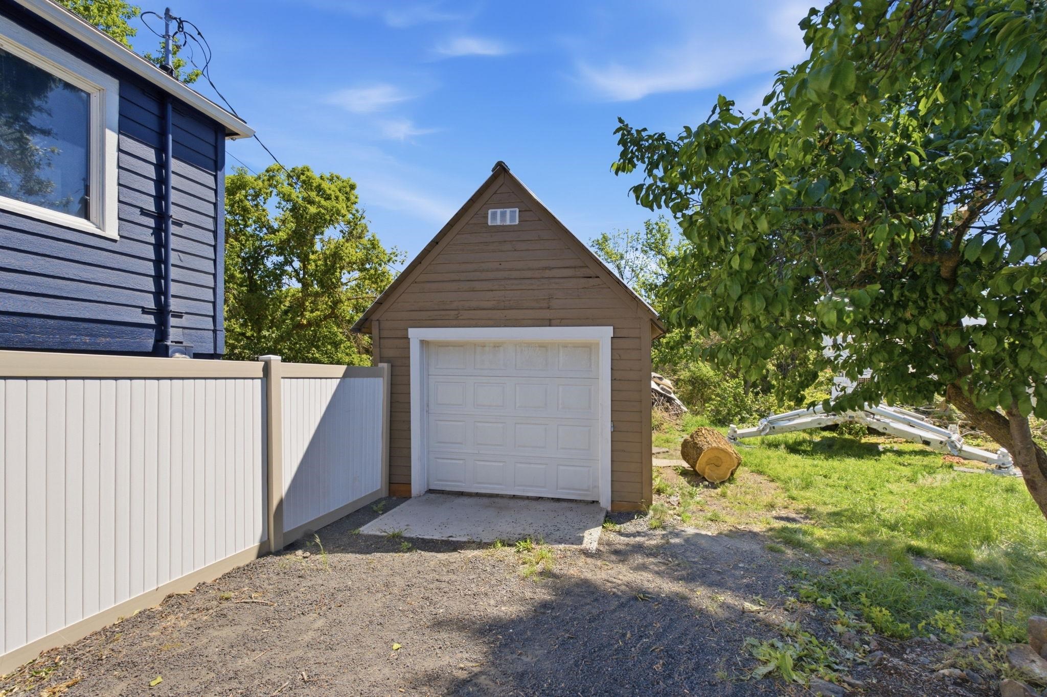 607 S Hatch St - Photo 18