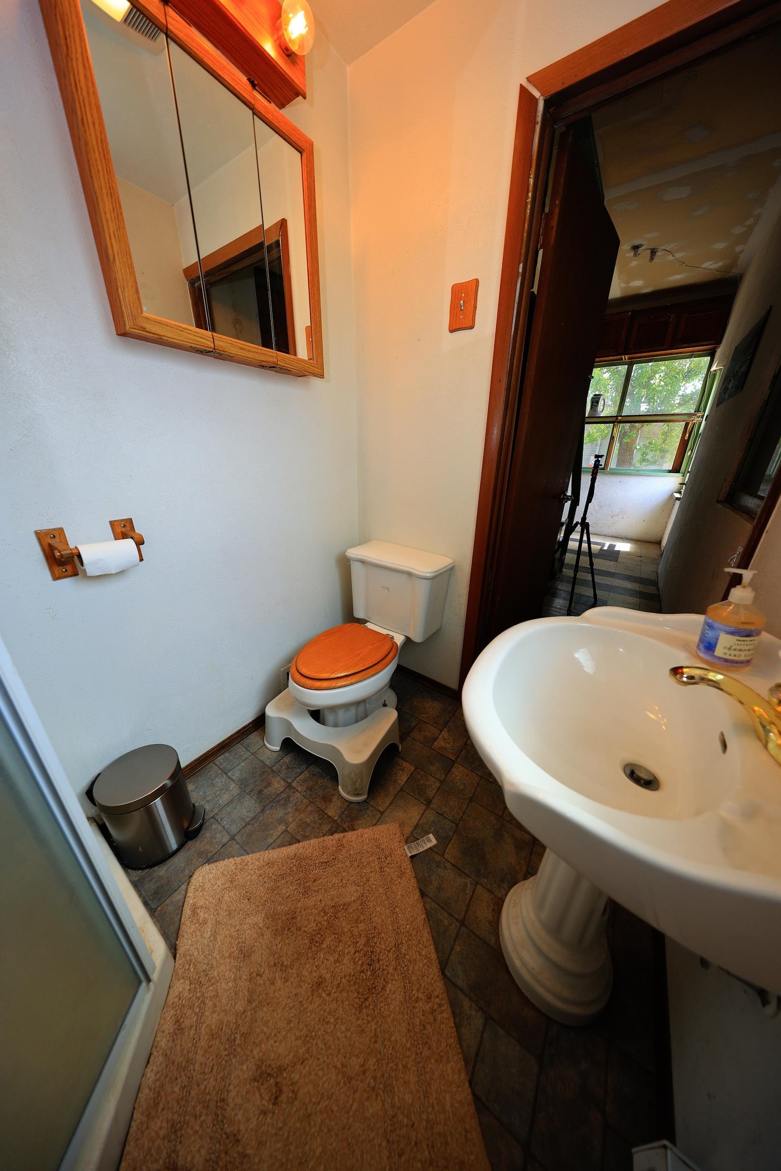 1307 W Spofford Ave - Photo 18
