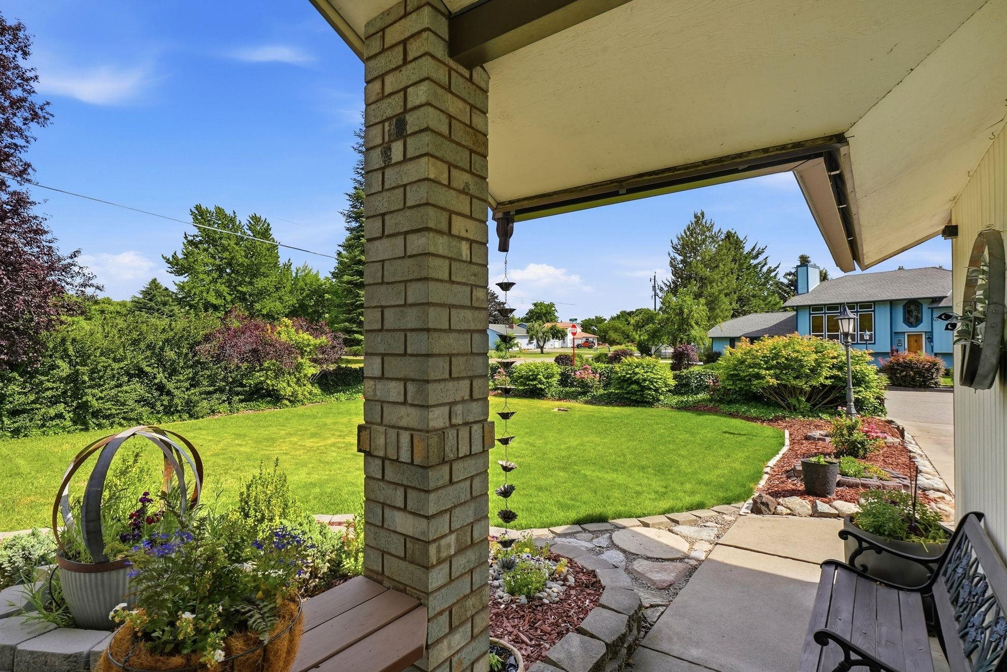 13823 E Crown Ave - Photo 2