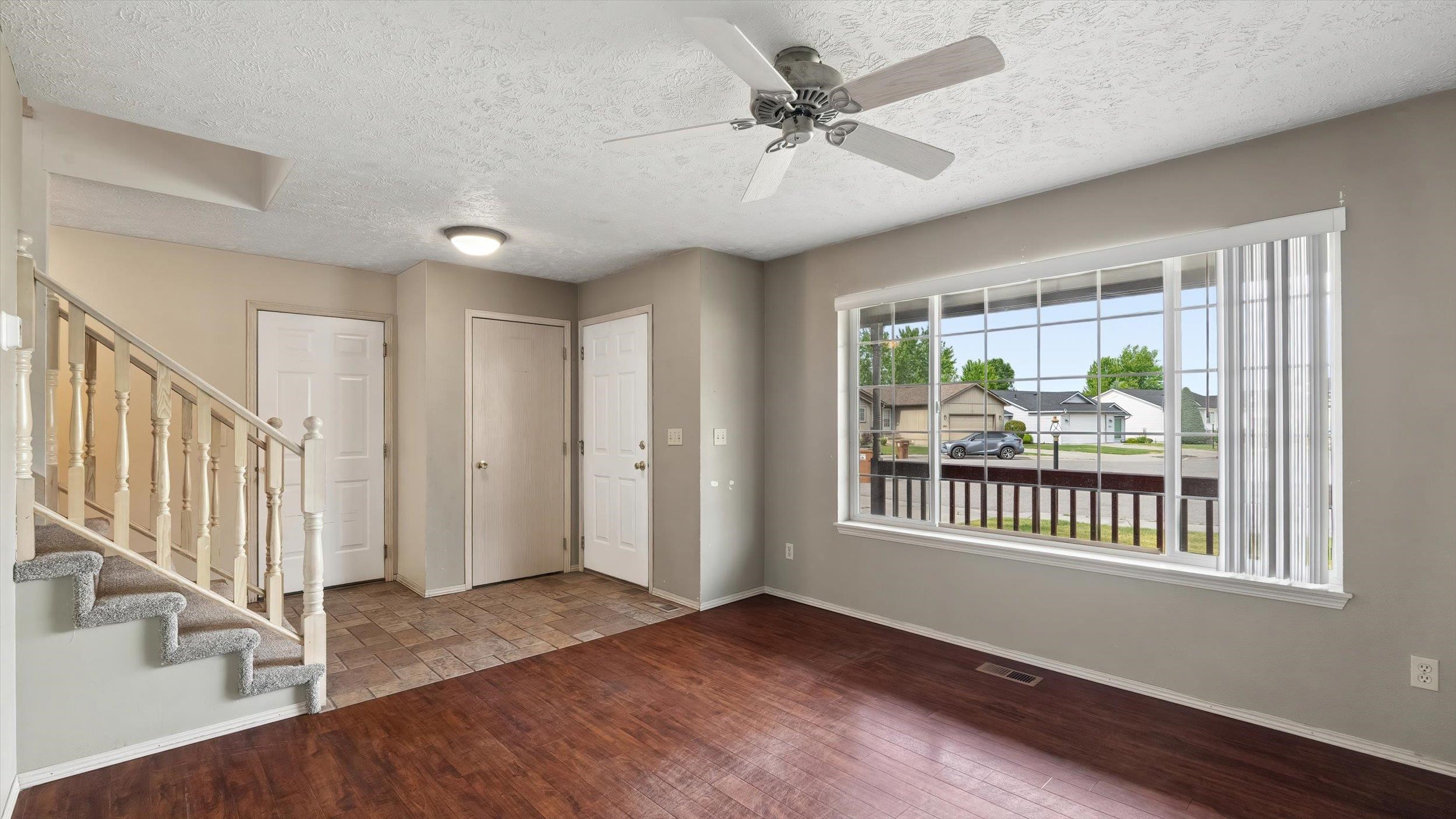 1402 E Houghton Ct - Photo 6