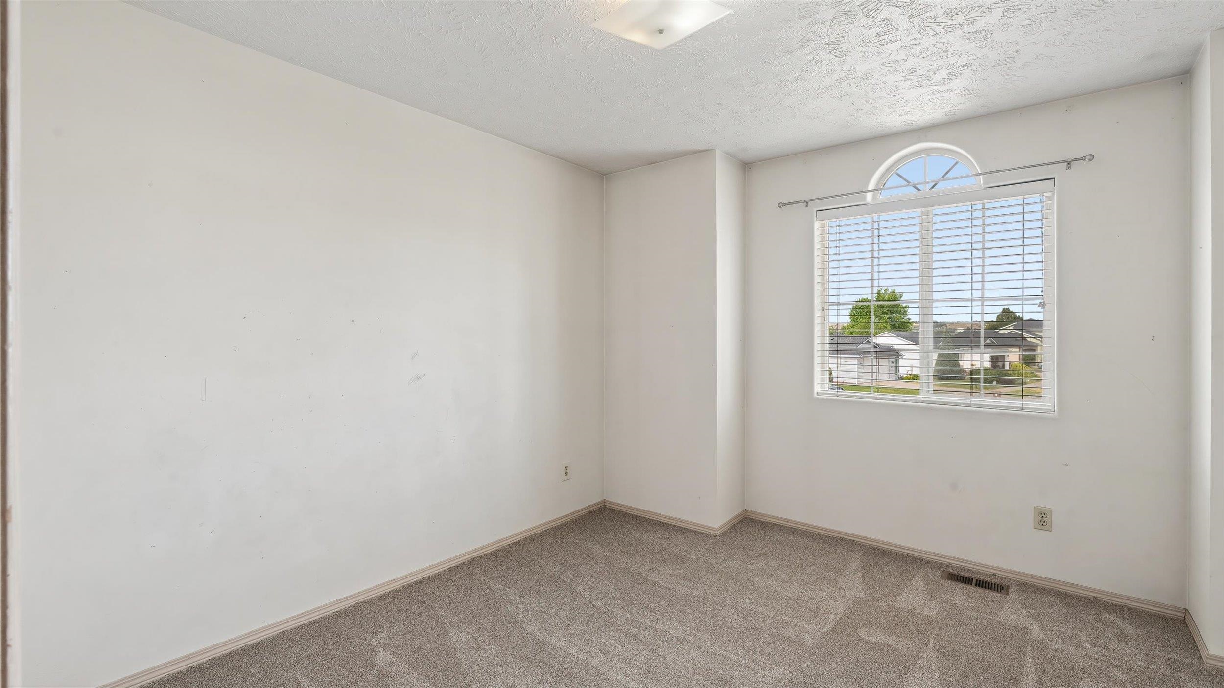 1402 E Houghton Ct - Photo 19