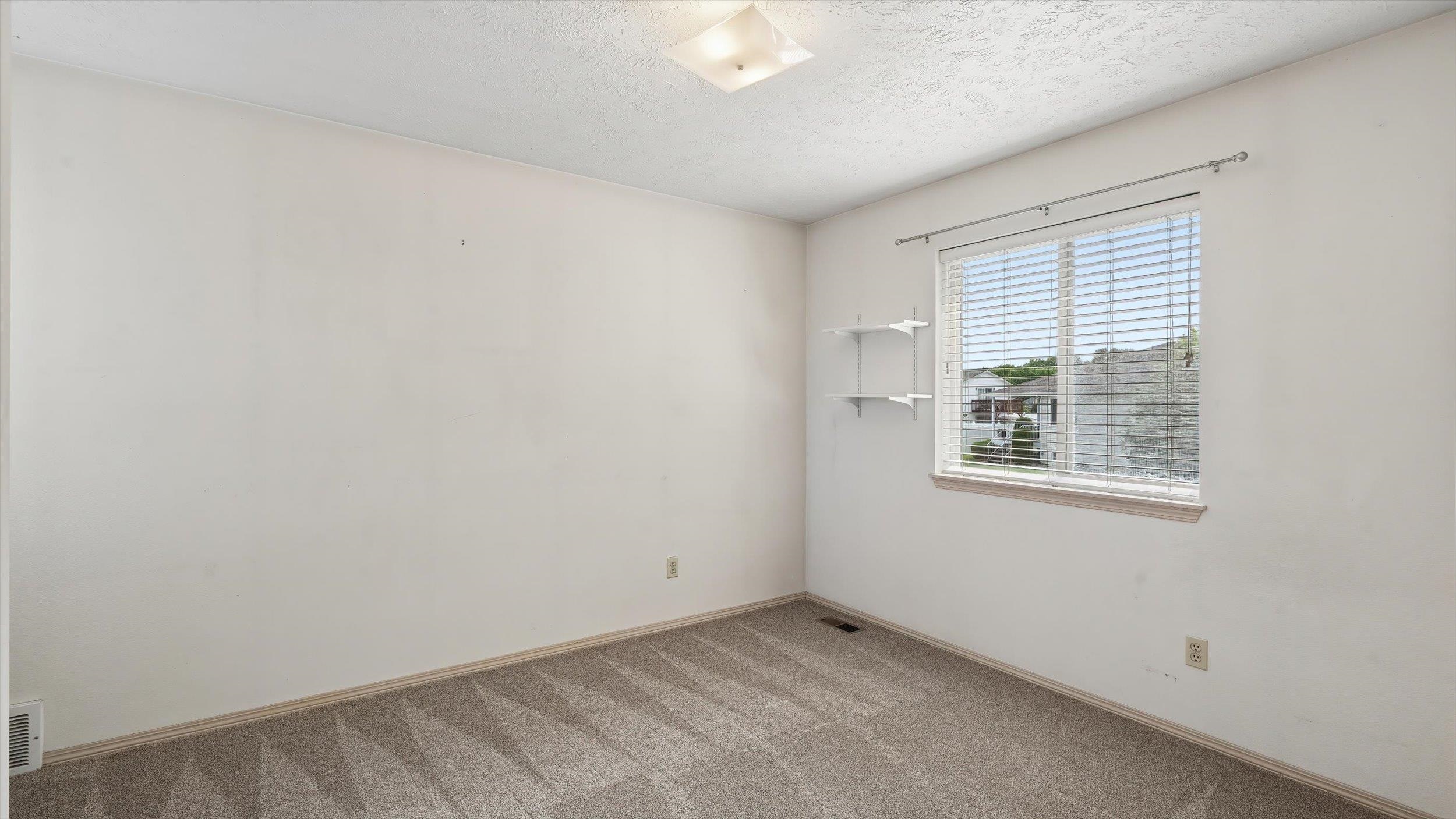 1402 E Houghton Ct - Photo 22
