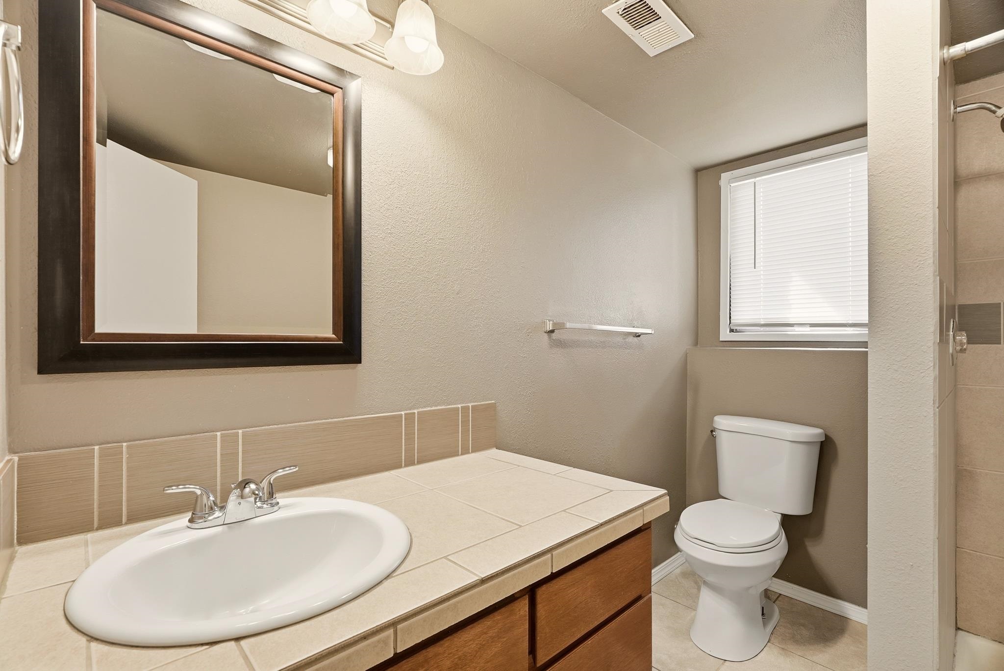 2205 E 49th Ave - Photo 25