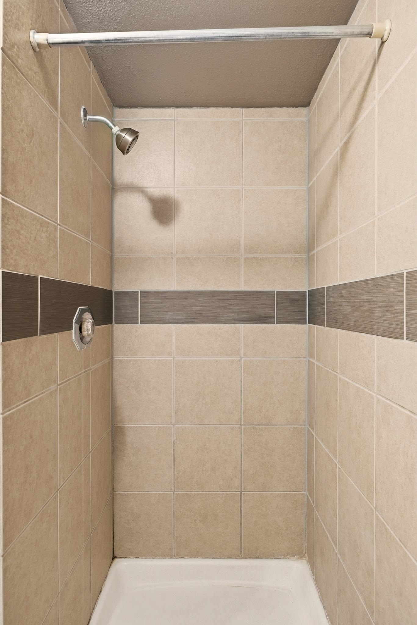 2205 E 49th Ave - Photo 26