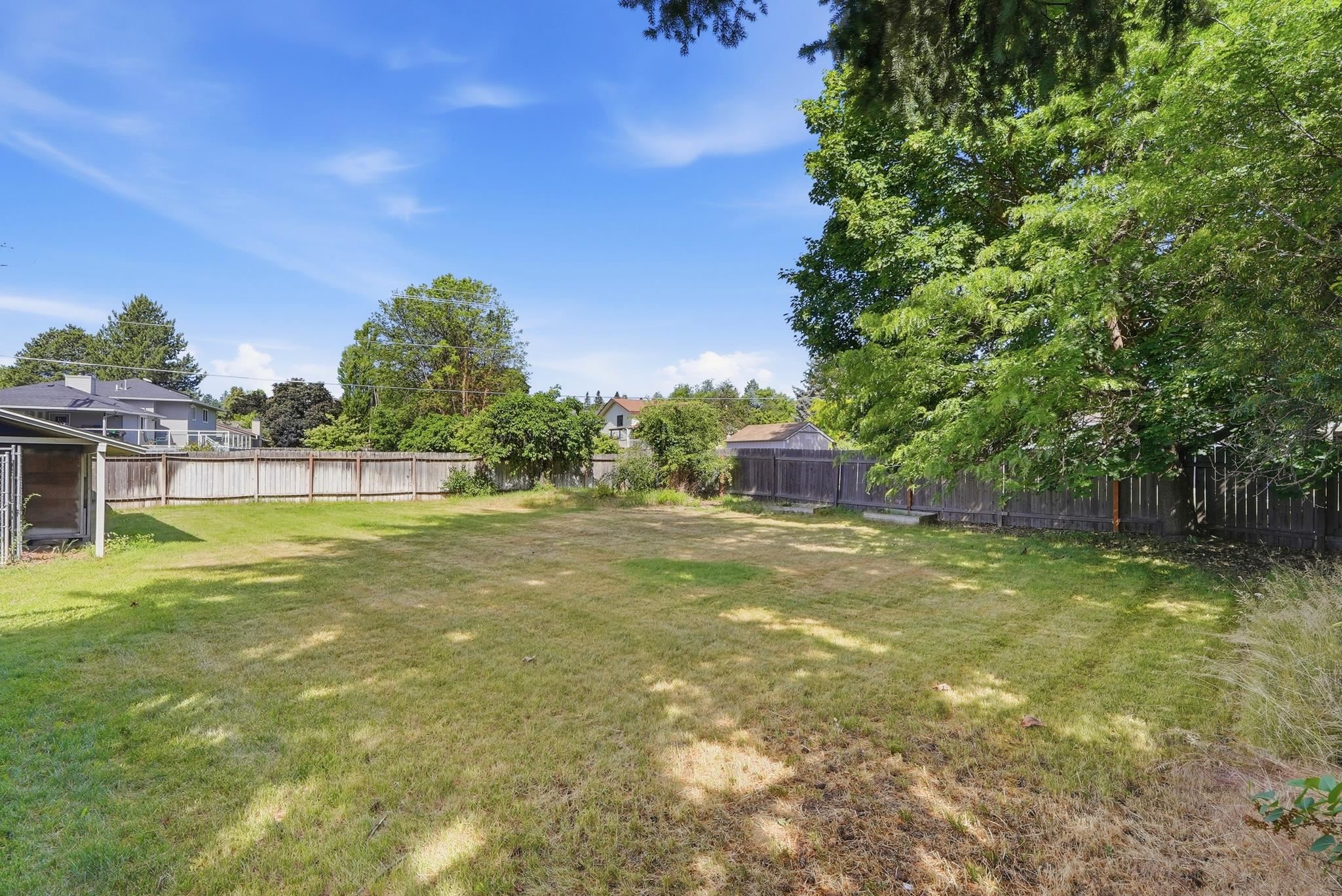 2205 E 49th Ave - Photo 34