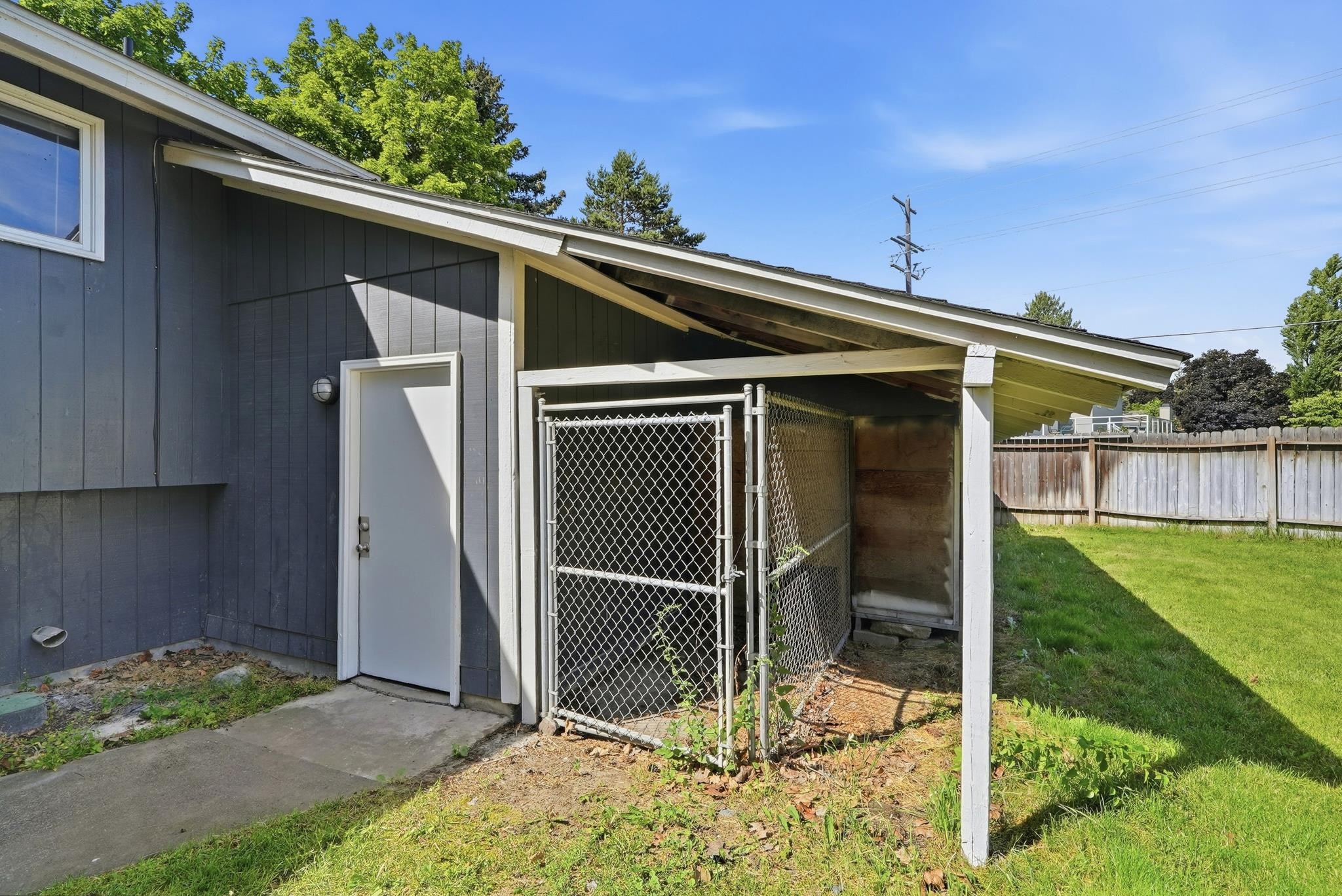 2205 E 49th Ave - Photo 35