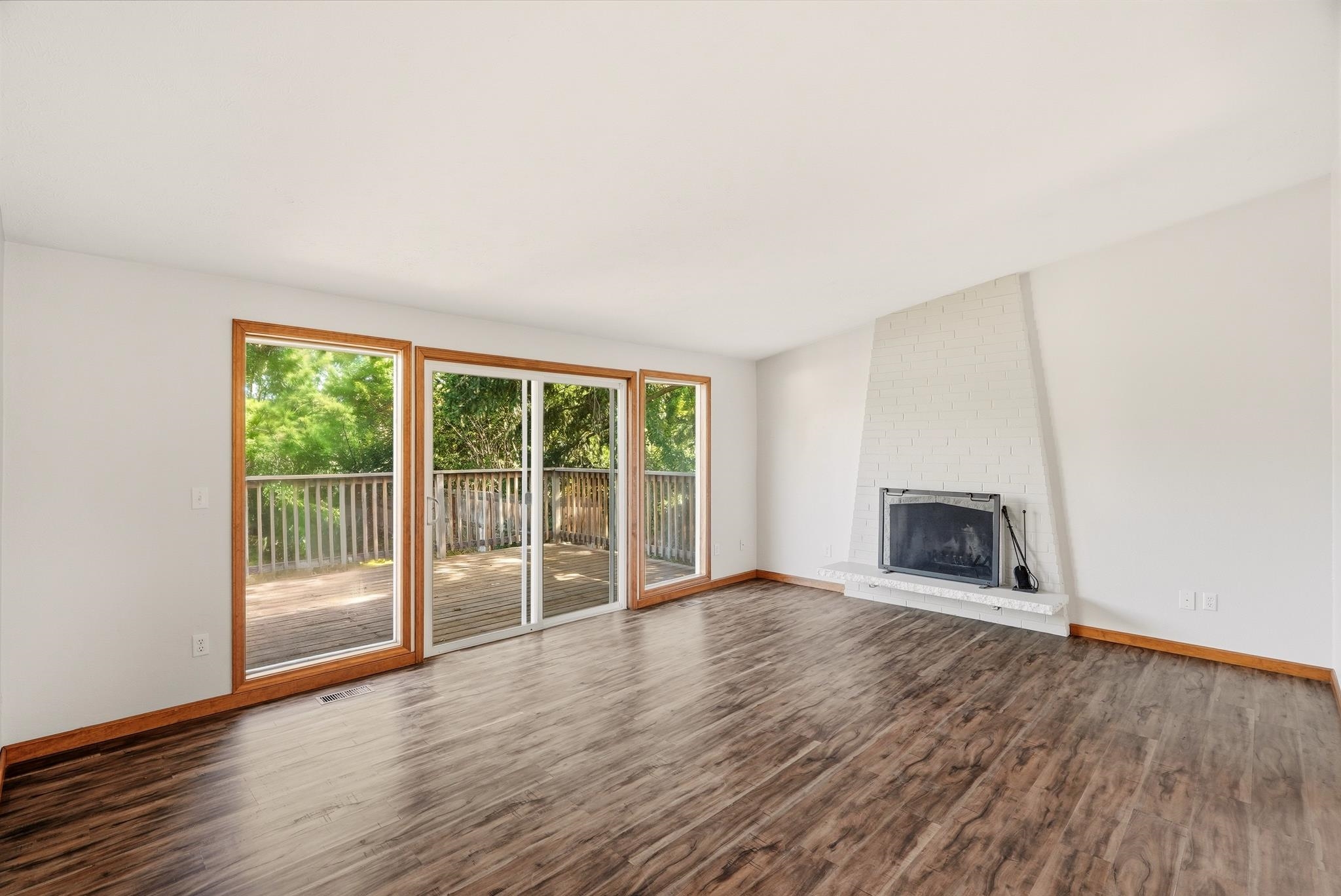 2205 E 49th Ave - Photo 5