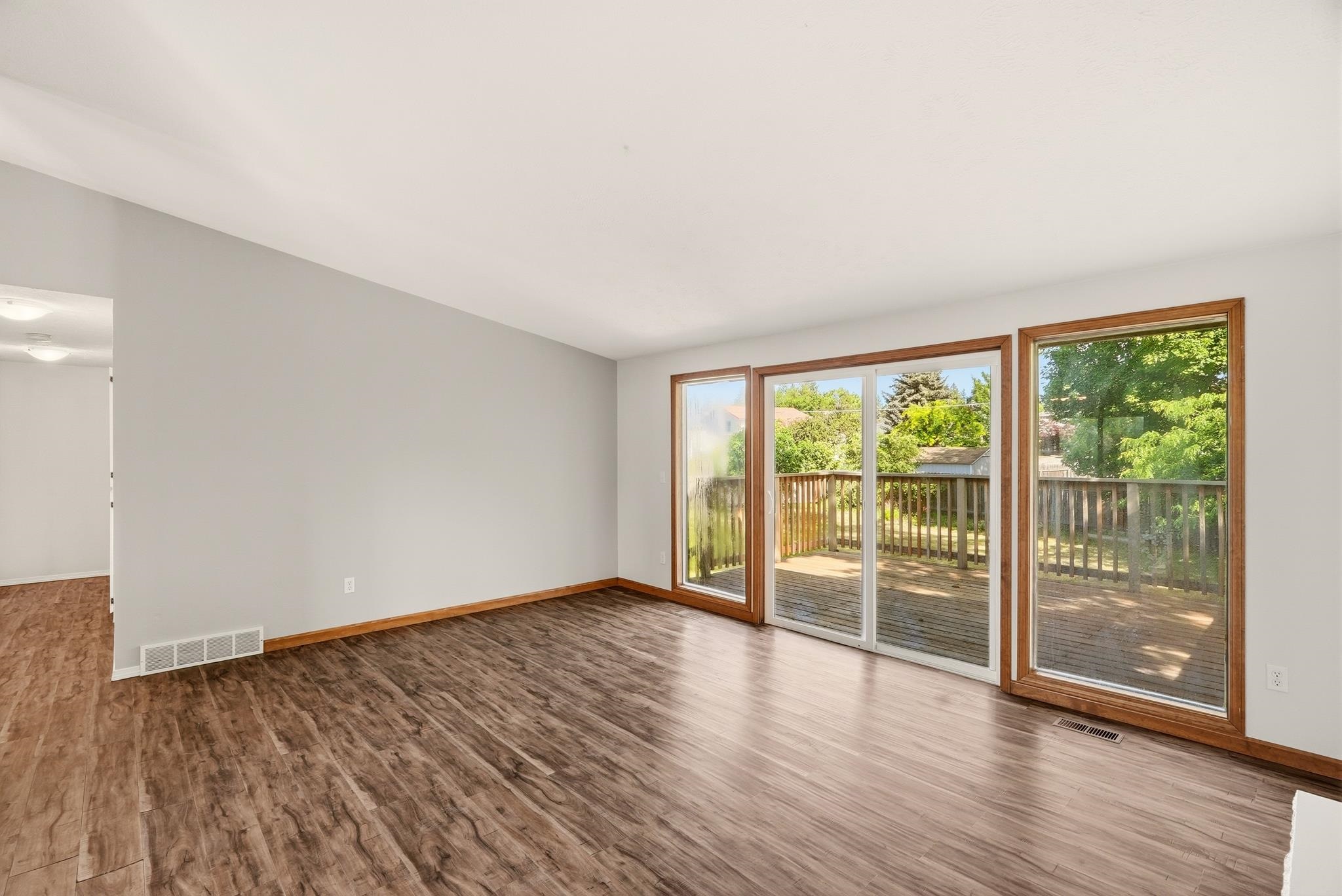 2205 E 49th Ave - Photo 6