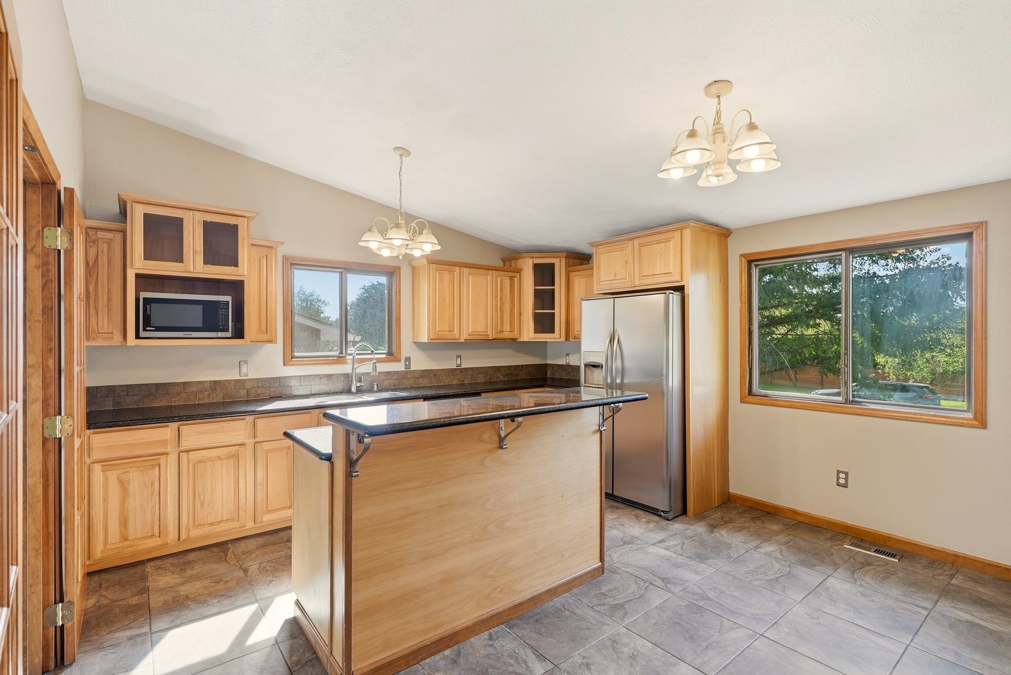 2205 E 49th Ave - Photo 8
