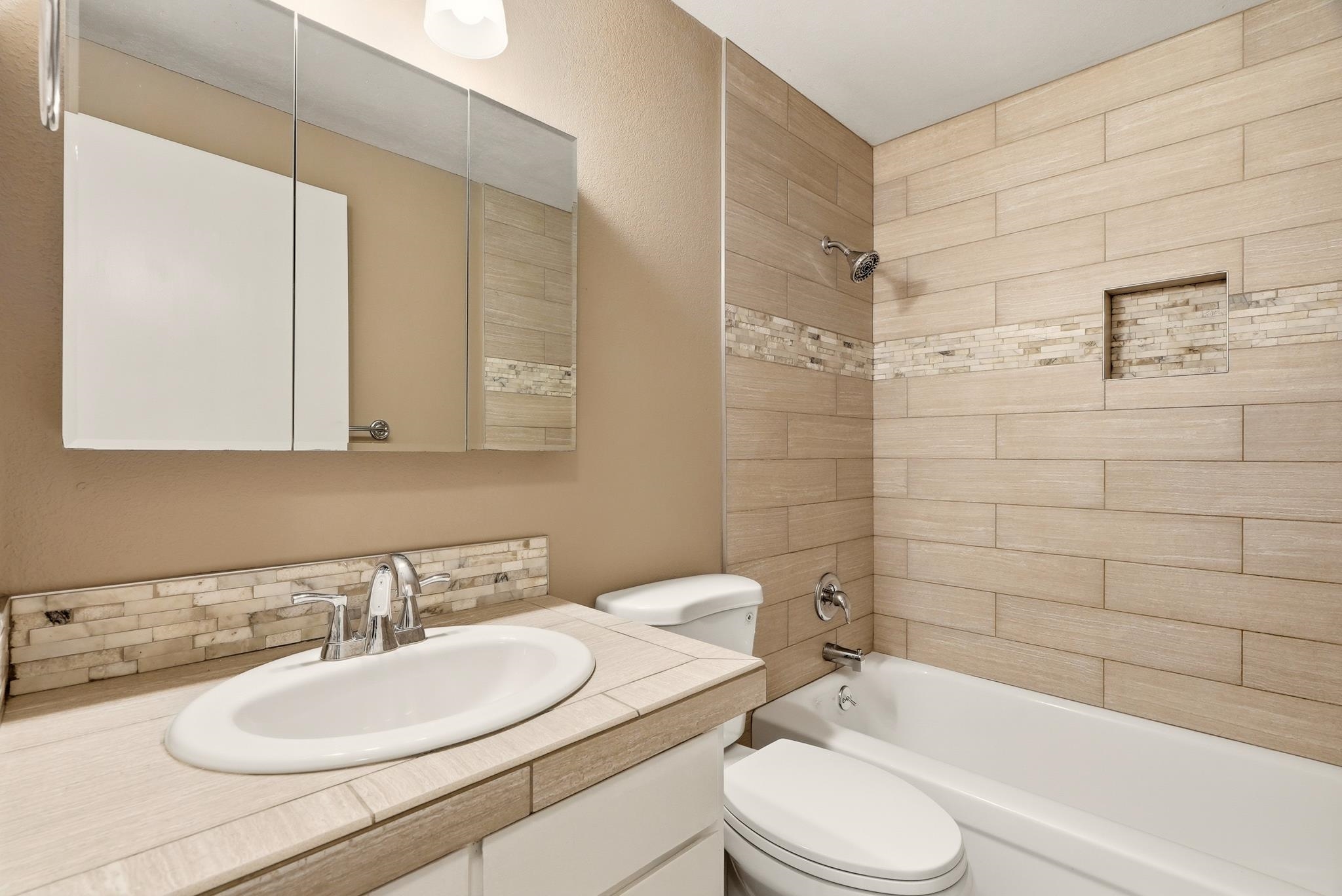 2205 E 49th Ave - Photo 16