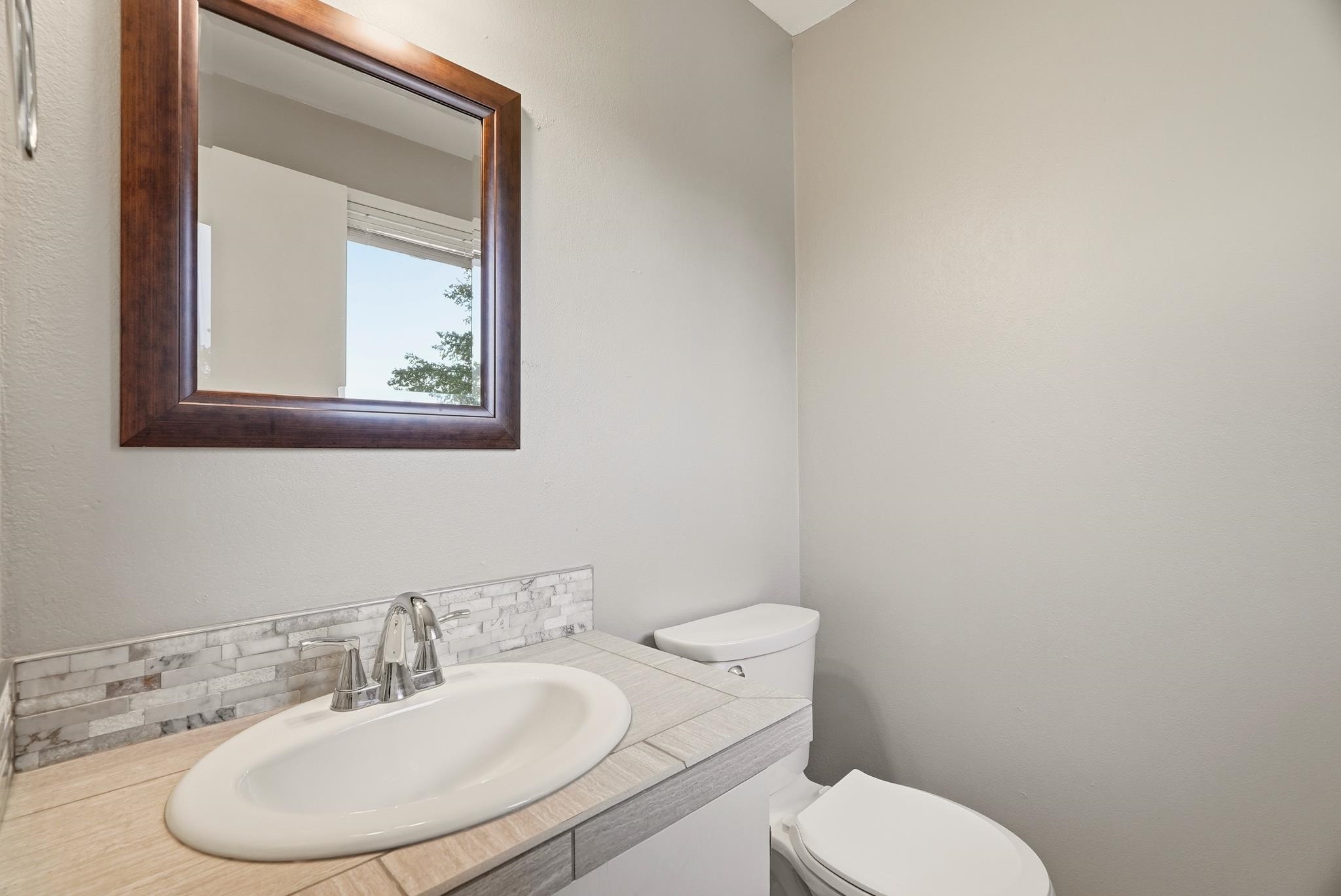 2205 E 49th Ave - Photo 15