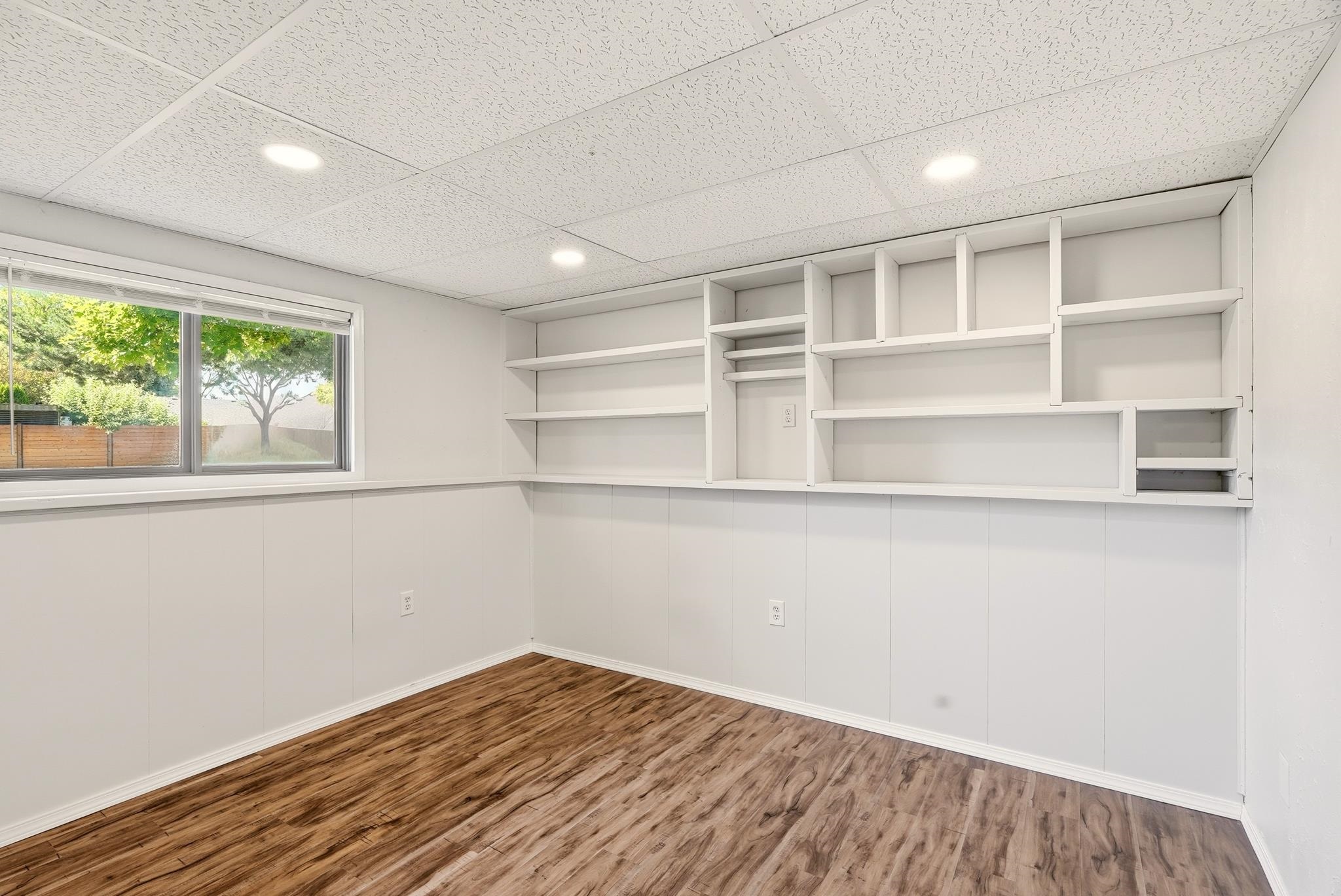 2205 E 49th Ave - Photo 28