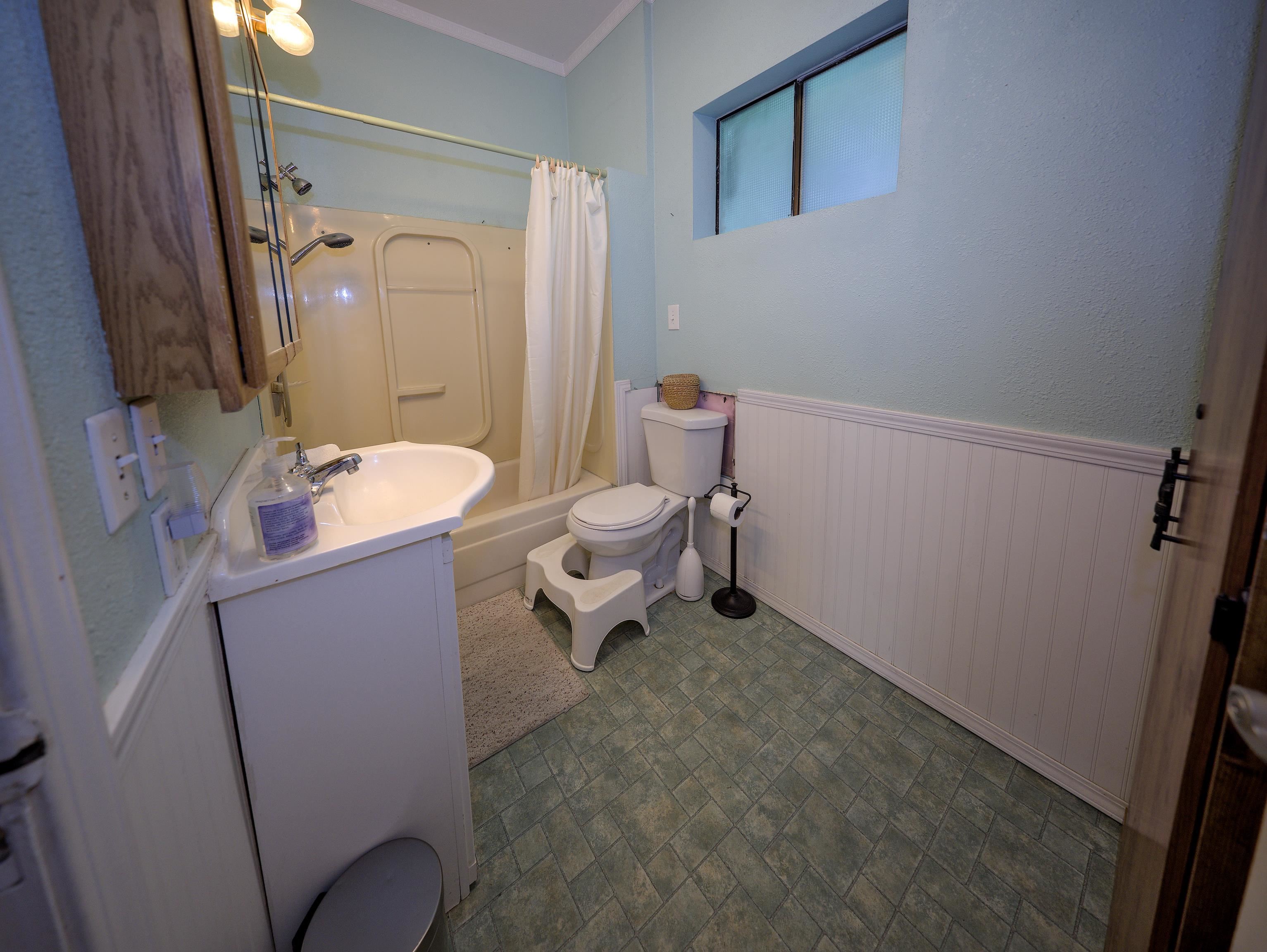 1307 W Spofford Ave - Photo 15