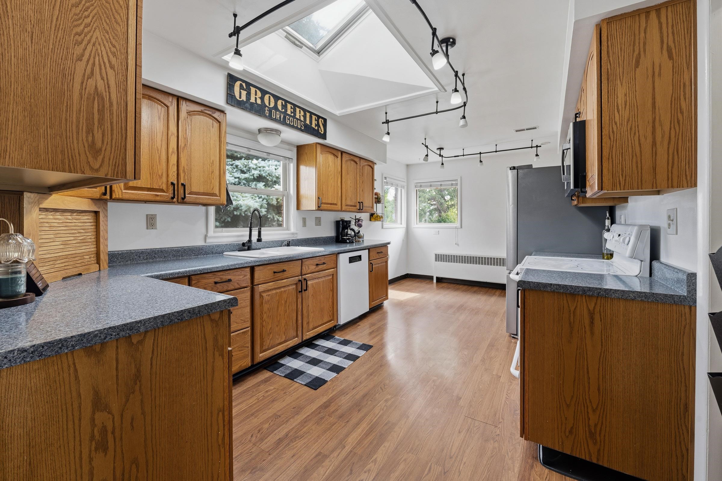 904 W COLUMBIA Ave - Photo 8