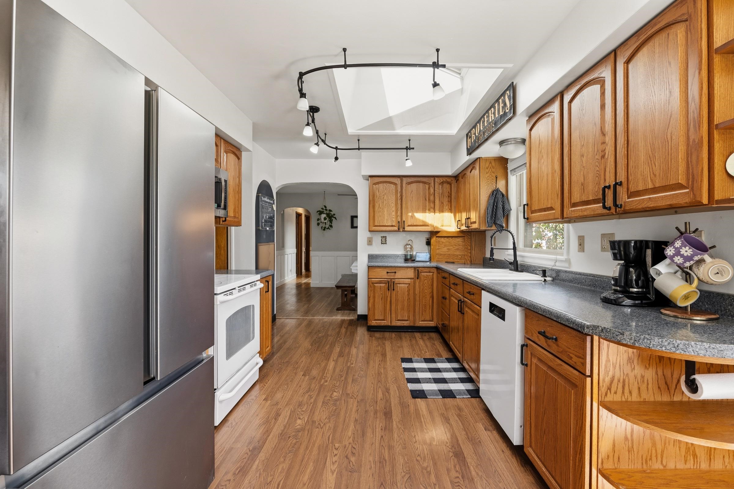 904 W COLUMBIA Ave - Photo 9