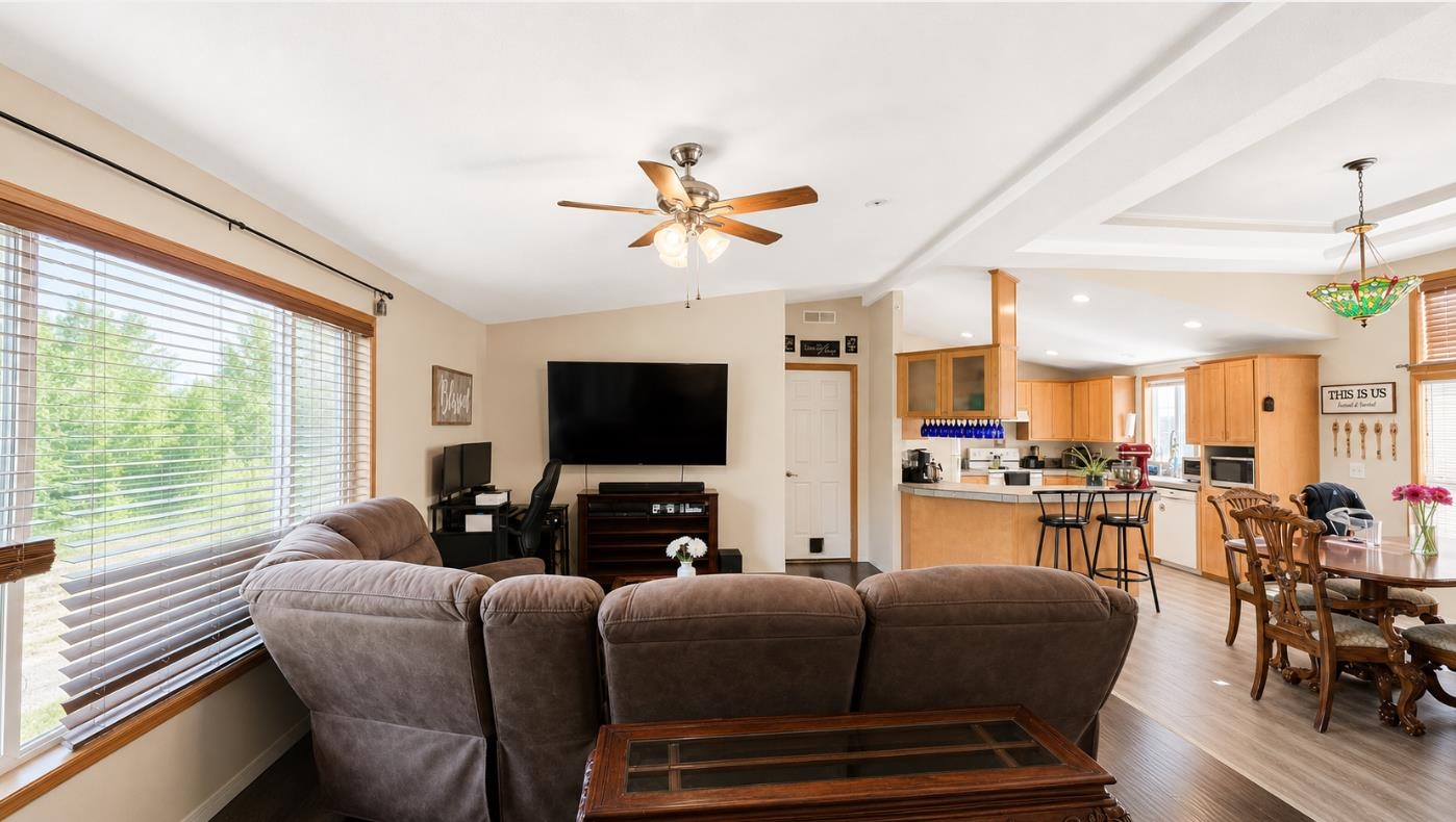 4462 N Swenson Rd - Photo 2