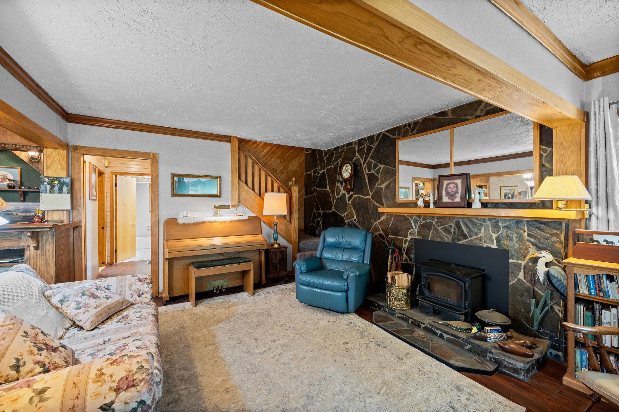 2318 W Liberty Ave - Photo 2
