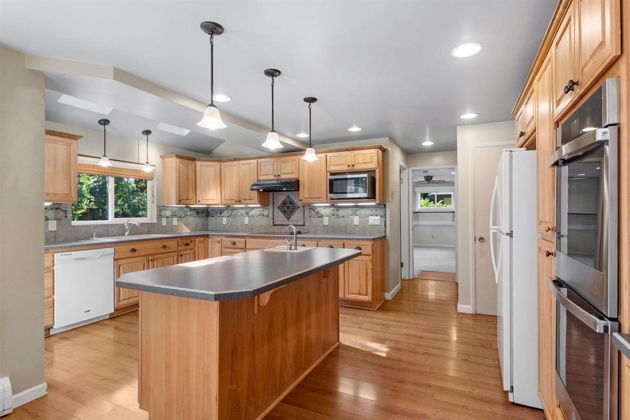 9518 N Normandie St - Photo 9