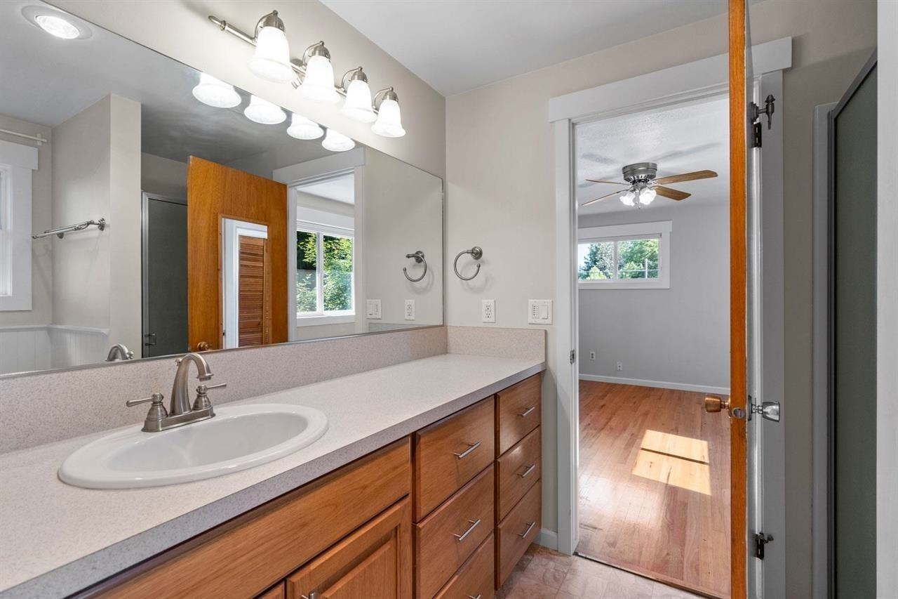 9518 N Normandie St - Photo 14