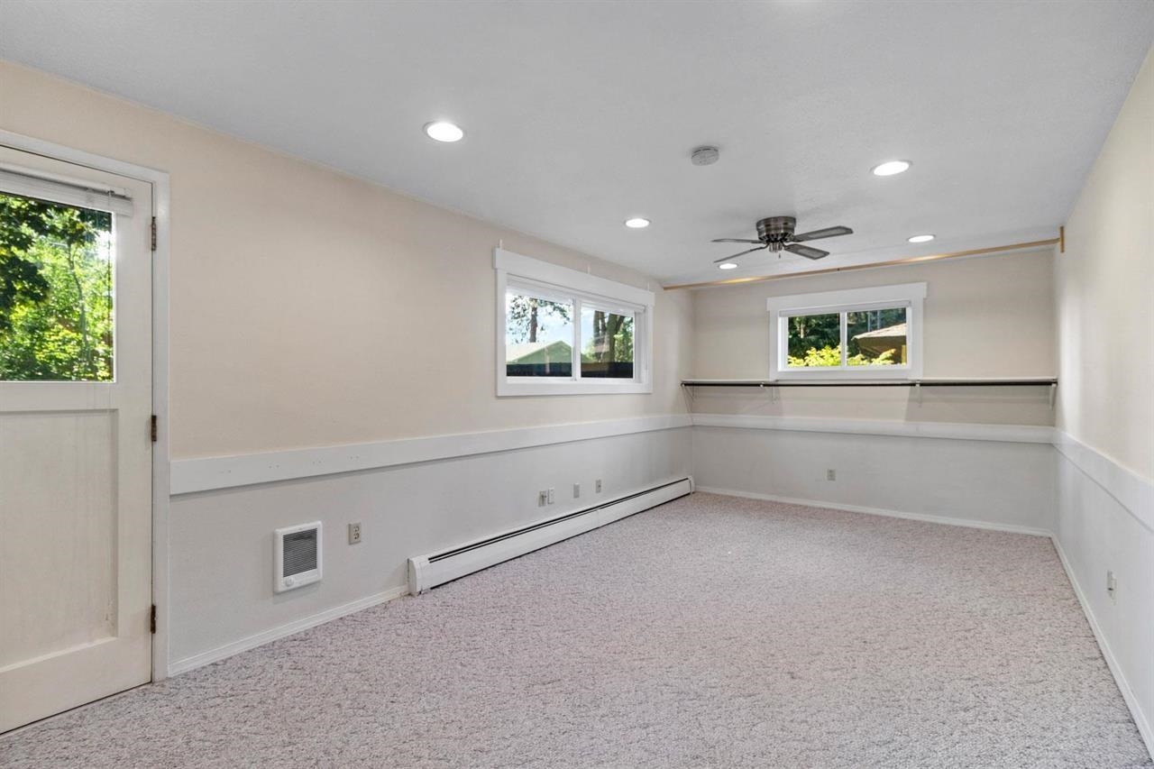 9518 N Normandie St - Photo 19
