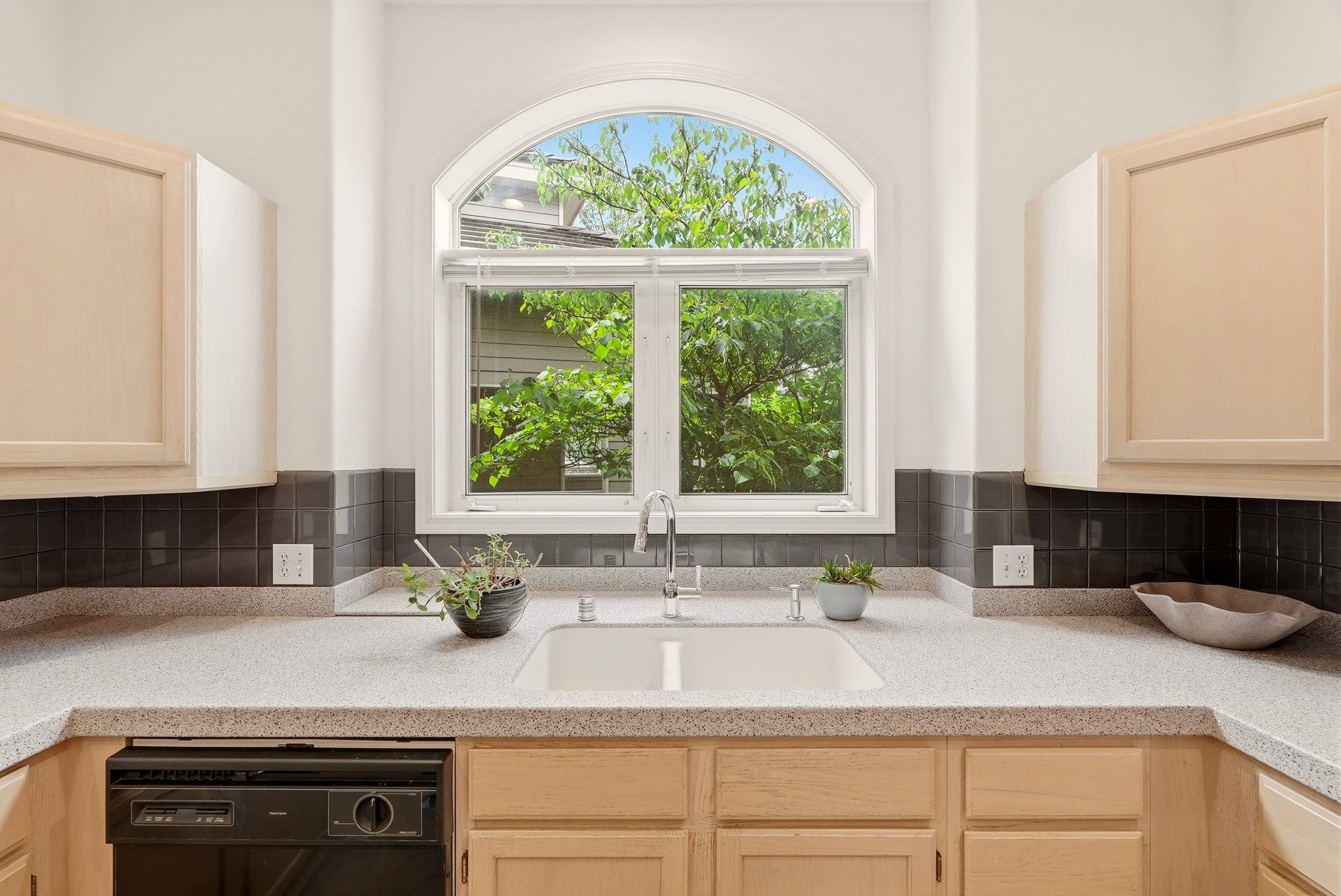 639 N Riverpoint Blvd - Photo 10