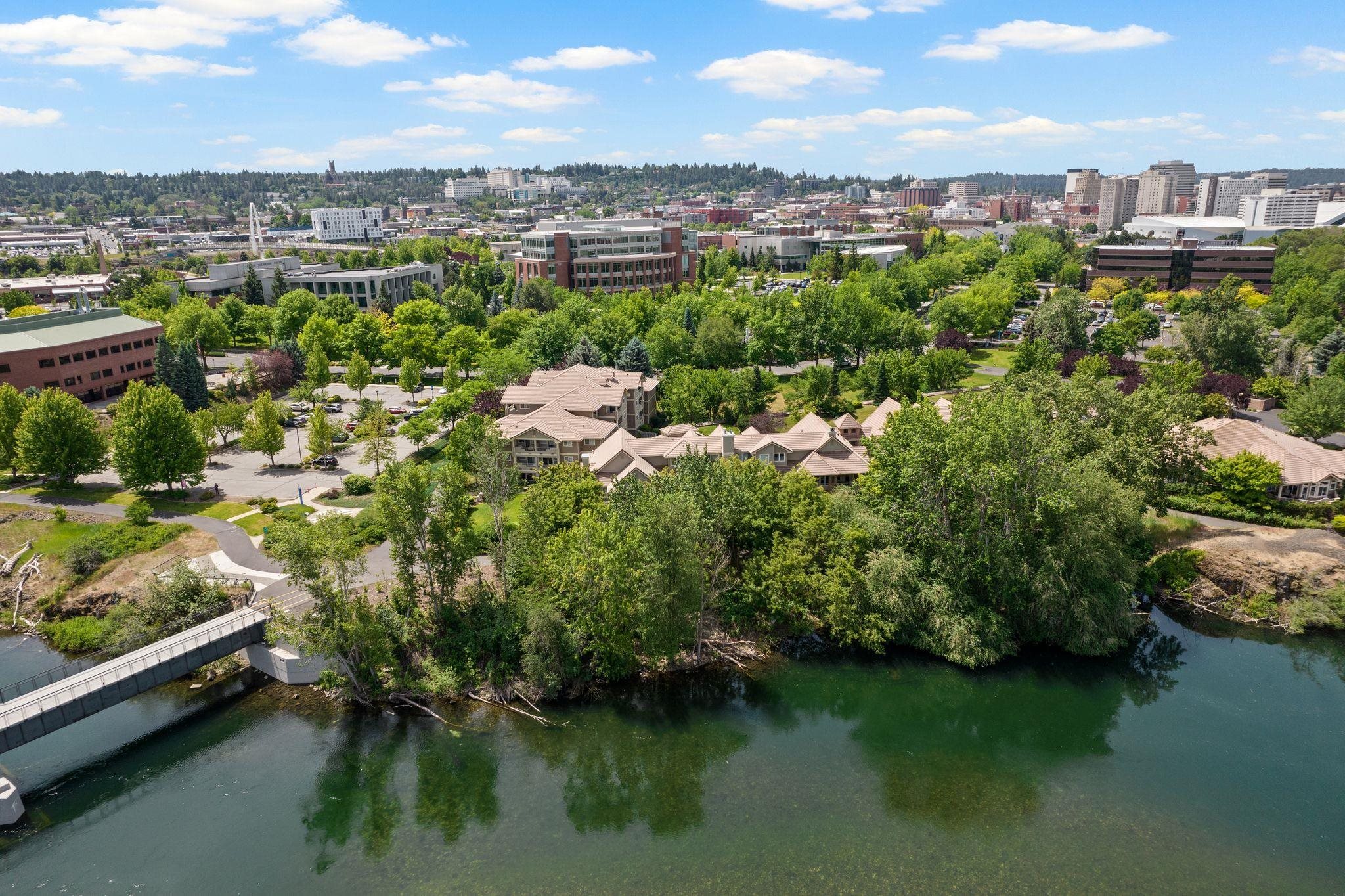 639 N Riverpoint Blvd - Photo 44