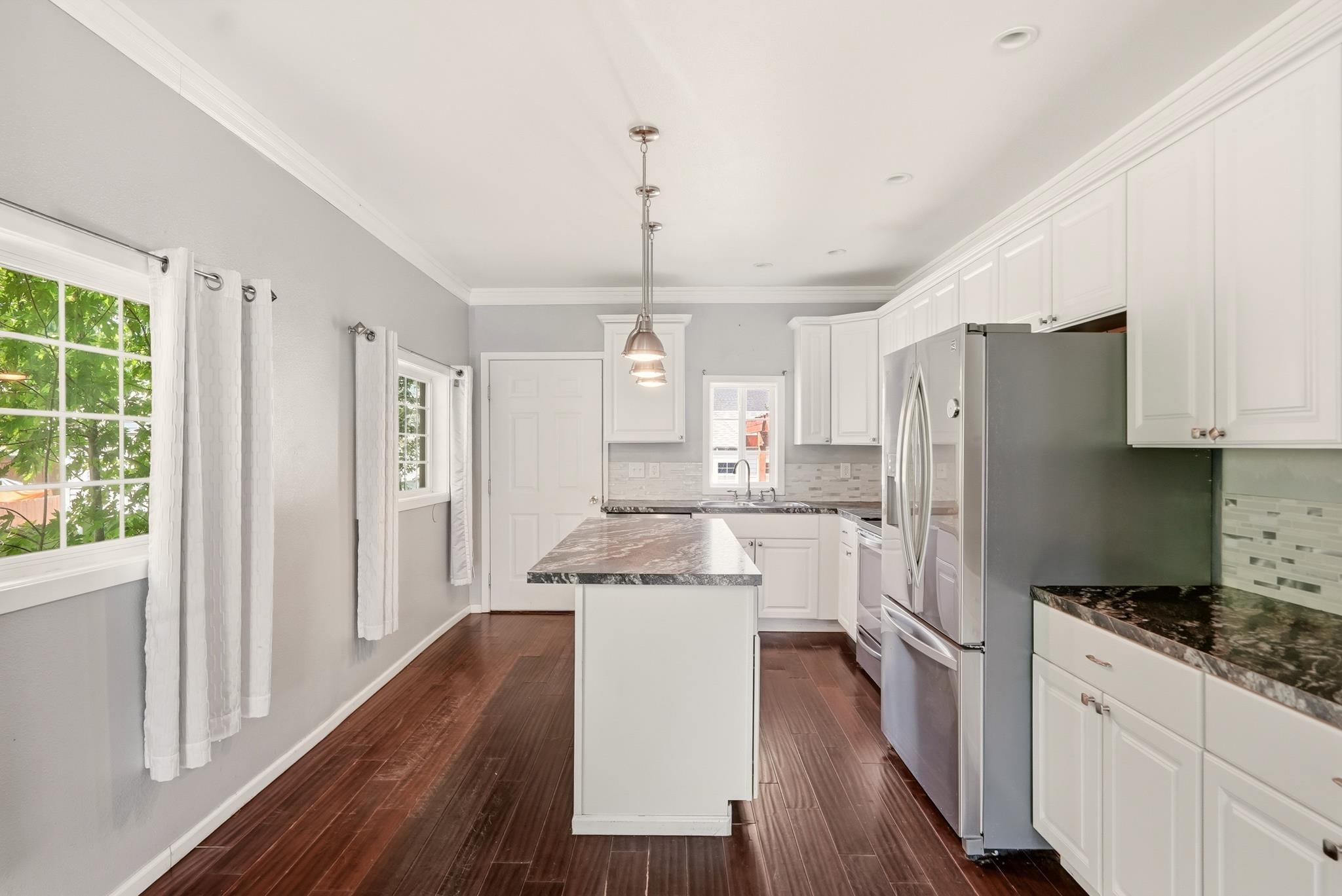 1518 W Nora Ave - Photo 4
