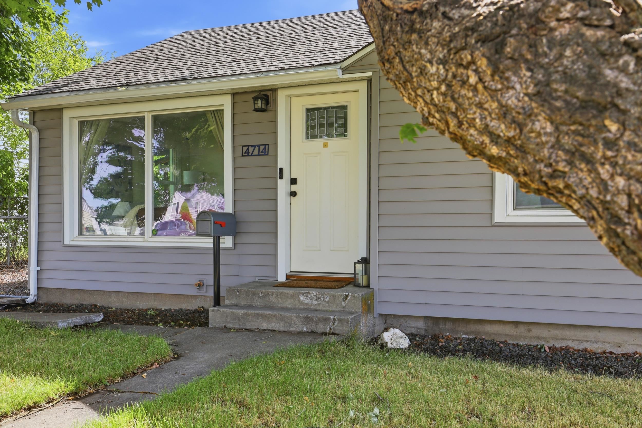 4714 N Elm St - Photo 4