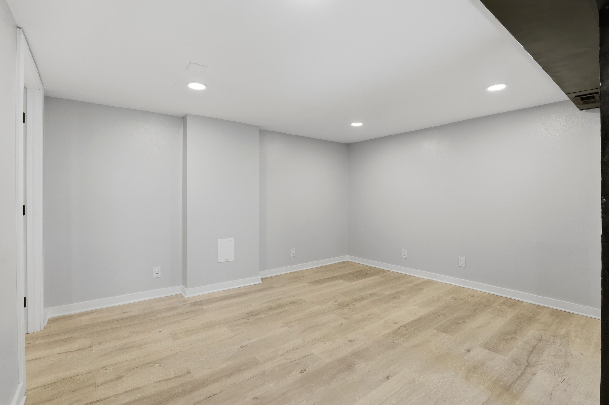 4714 N Elm St - Photo 28