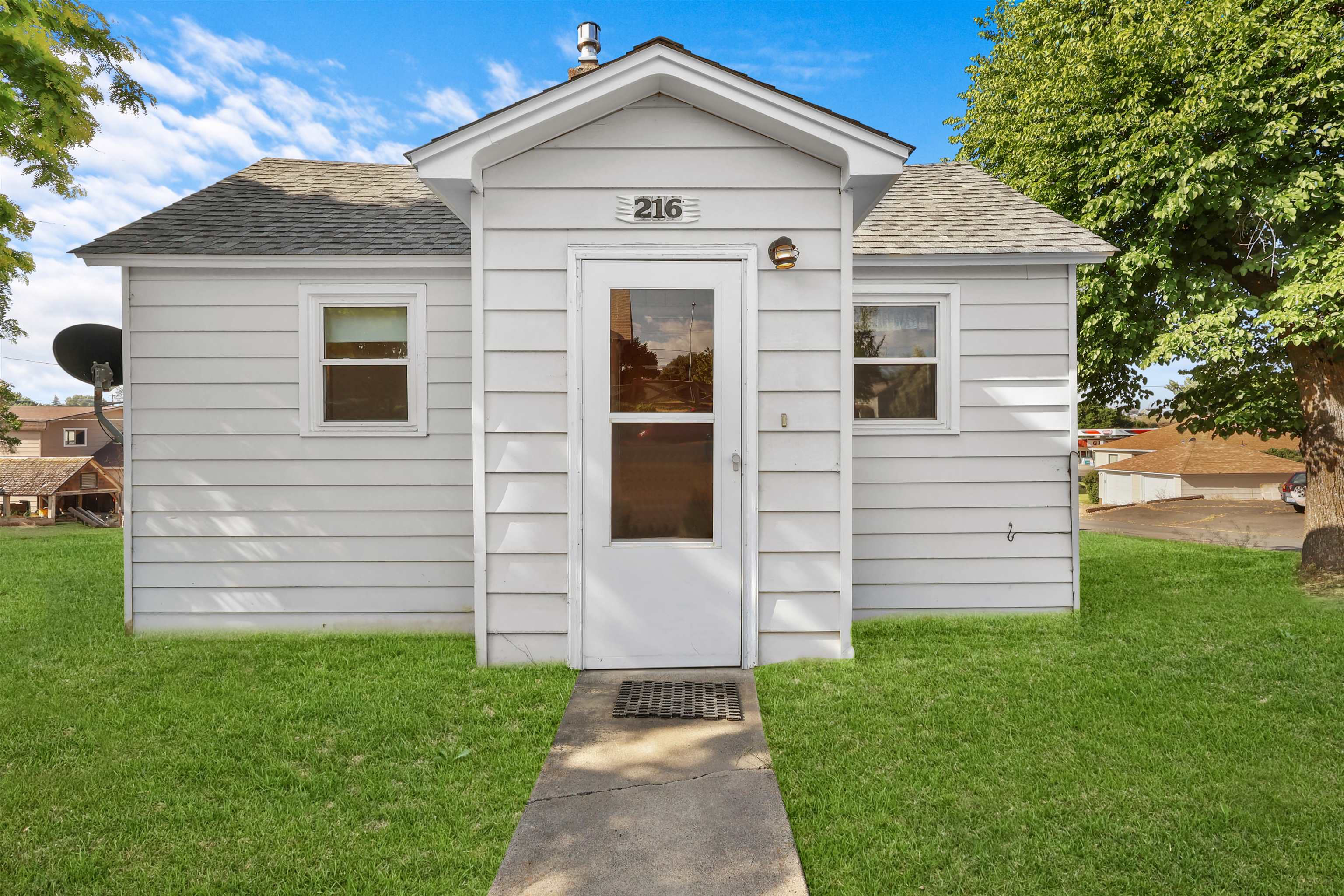 216 W Cole Ave - Photo 1